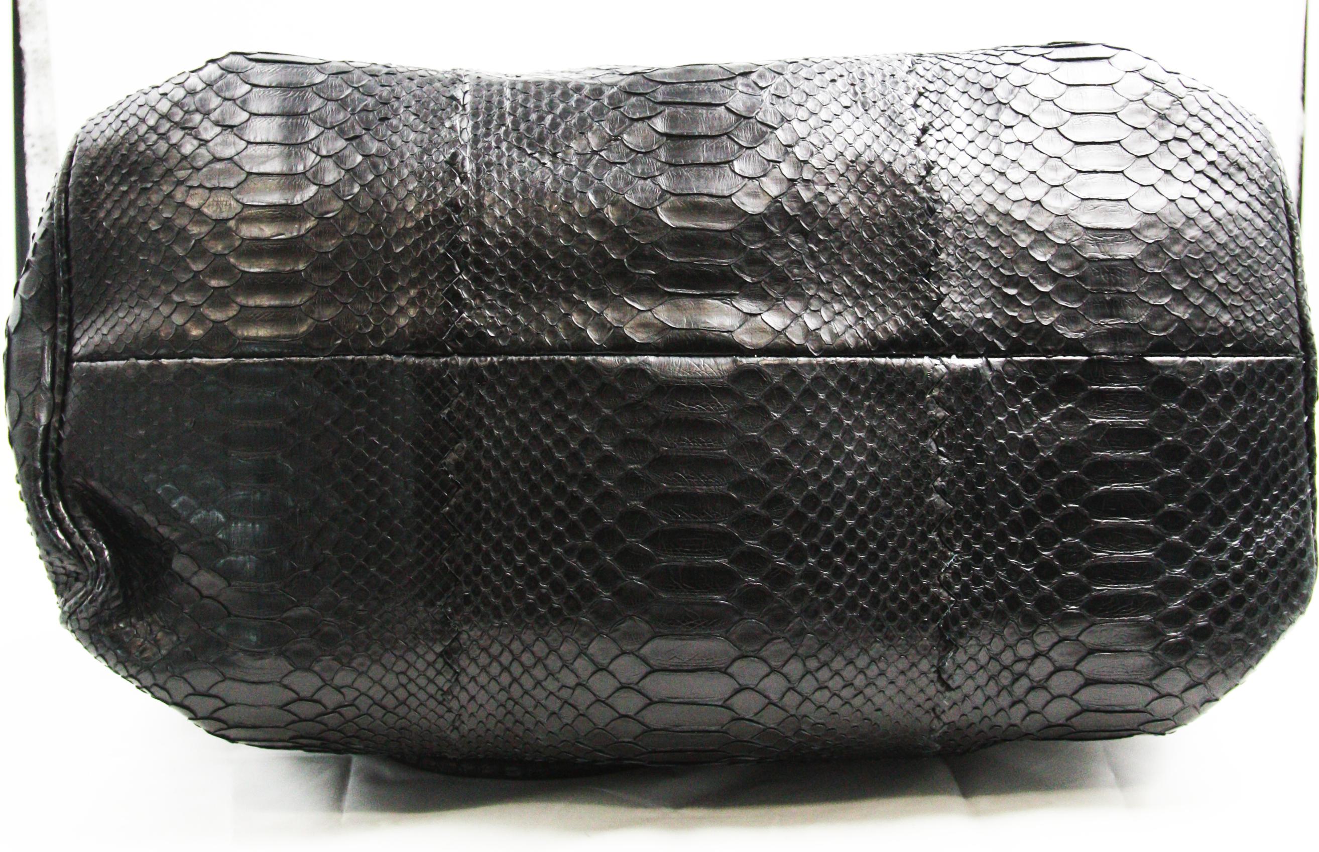 Bottega Veneta Snake Skin Black Tote  In Excellent Condition For Sale In New York, NY