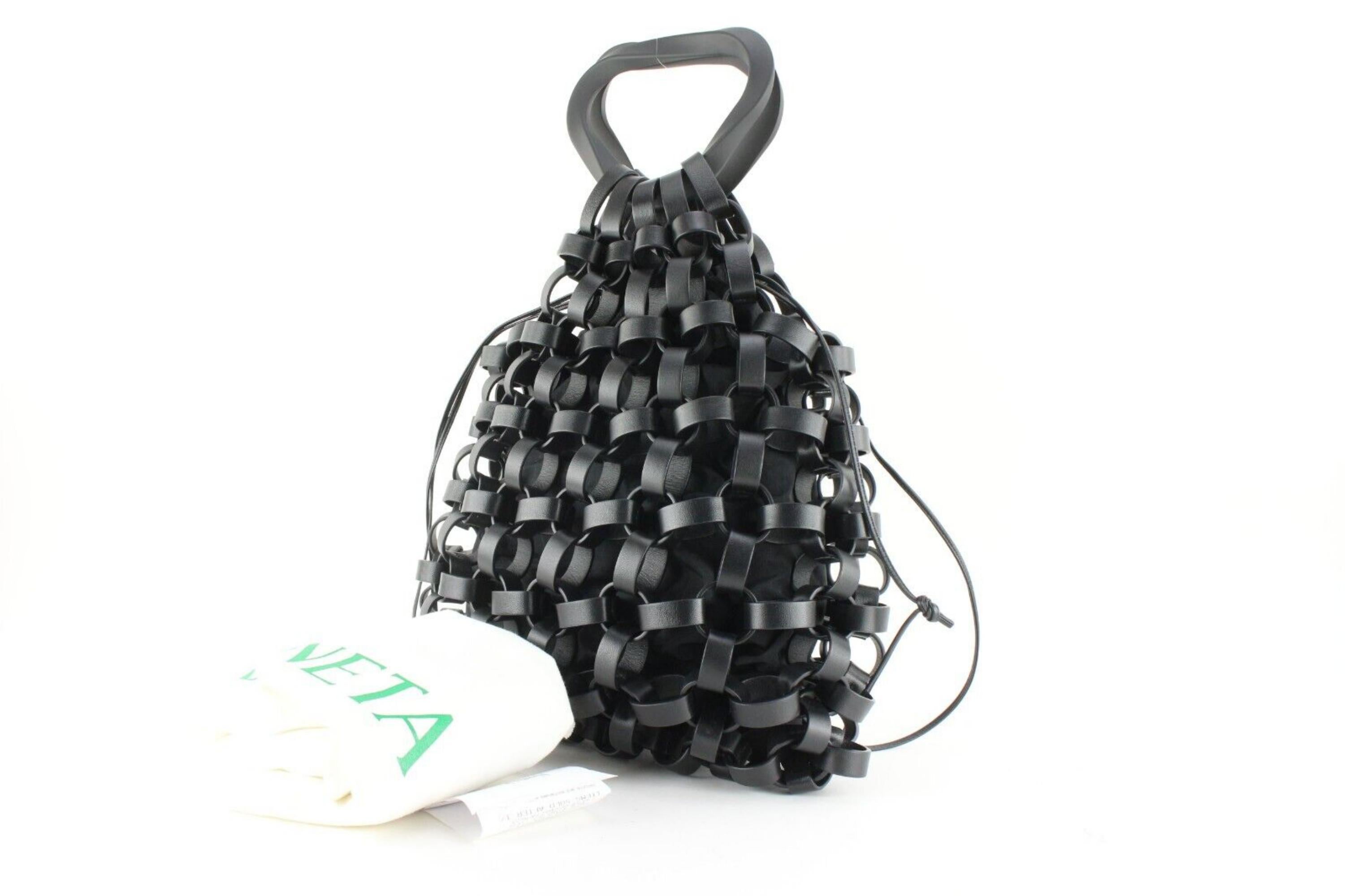 Bottega Veneta Sold Out Runway Woven Black Leather Grasp Bag 1BV0130 For Sale 6