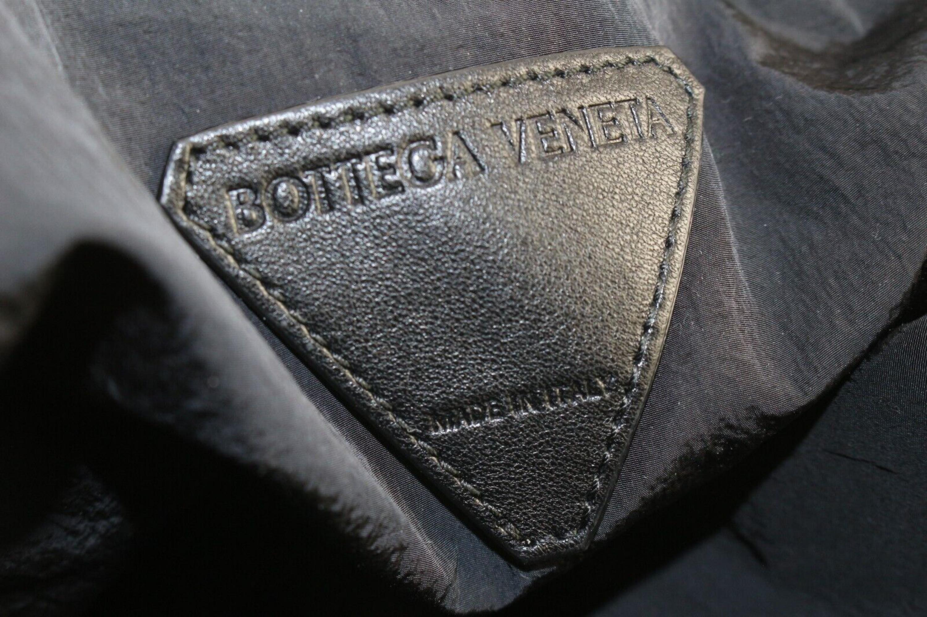 Bottega Veneta Sold Out Runway Woven Black Leather Grasp Bag 1BV0130 For Sale 4