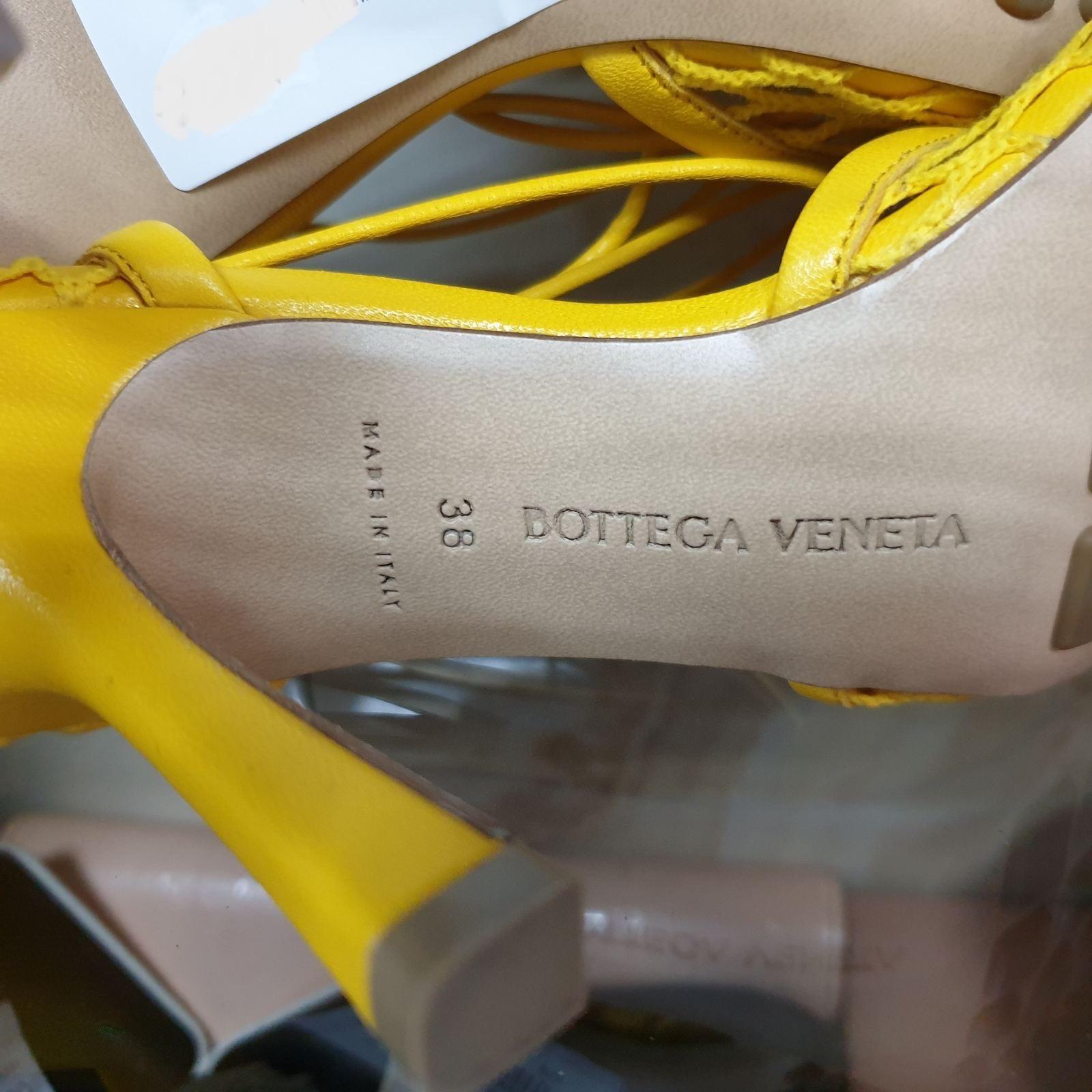  Bottega Veneta Stretch leather-trimmed mesh pumps  For Sale 3
