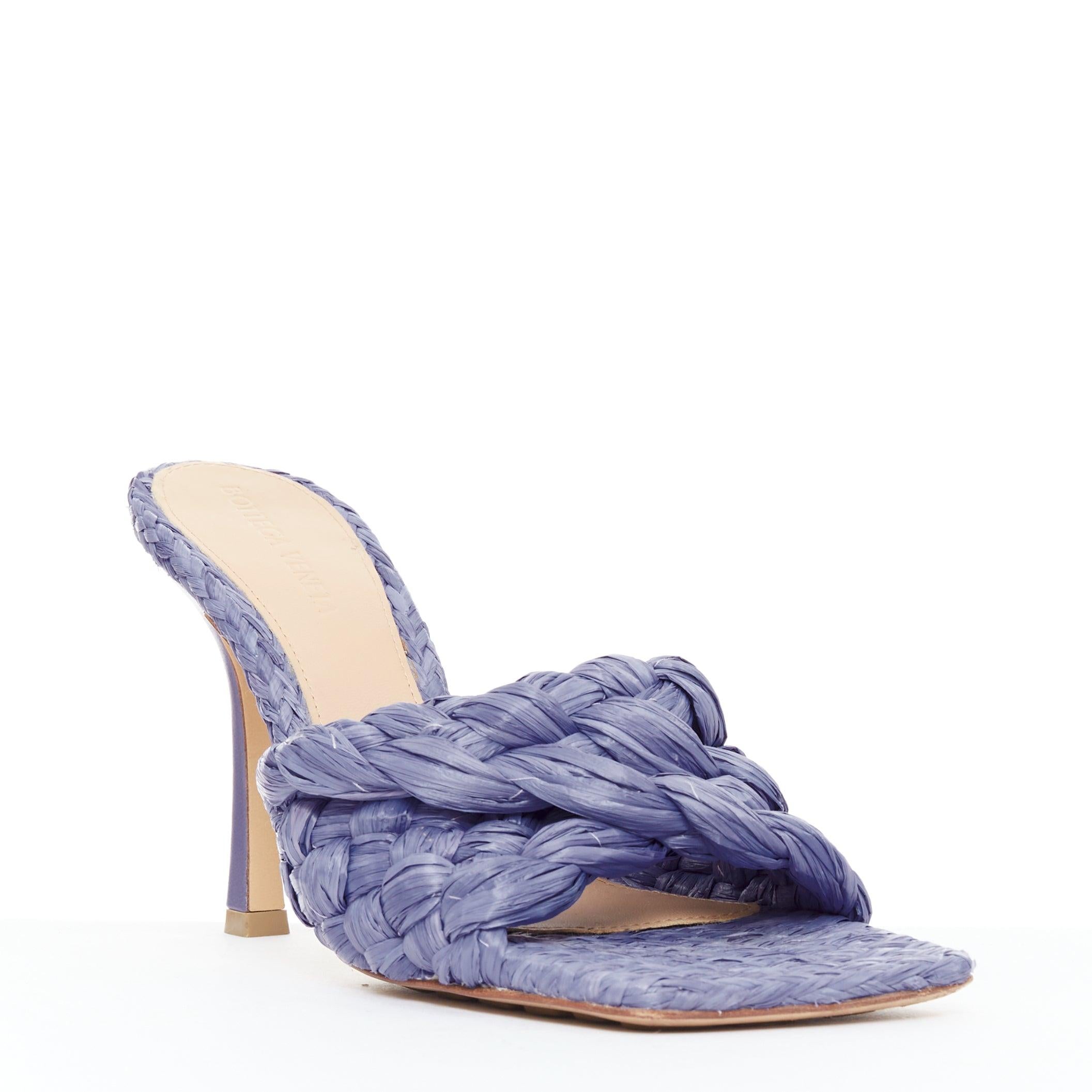 BOTTEGA VENETA Sandales mules à talon en raphia tressé violet stretch EU37
Référence : LNKO/A02585
Marque : Bottega Veneta
Designer : Daniel Lee
Modèle : Stretch
MATERIAL : Raphia
Couleur : violet
Motif : Solide
Fermeture : Slip On
Doublure : Cuir