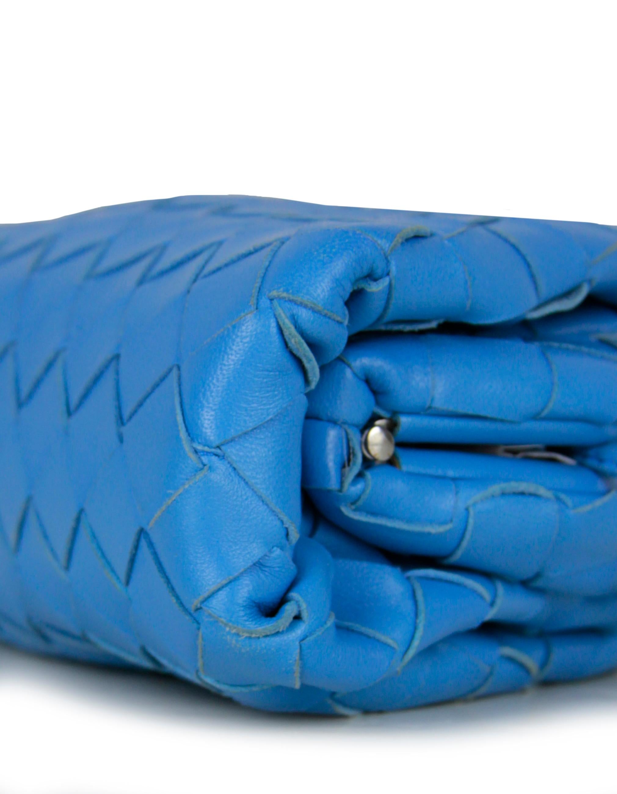 Blaue Intrecciato-Leder-Umhängetasche für den Swimming Pool von Bottega Veneta 1
