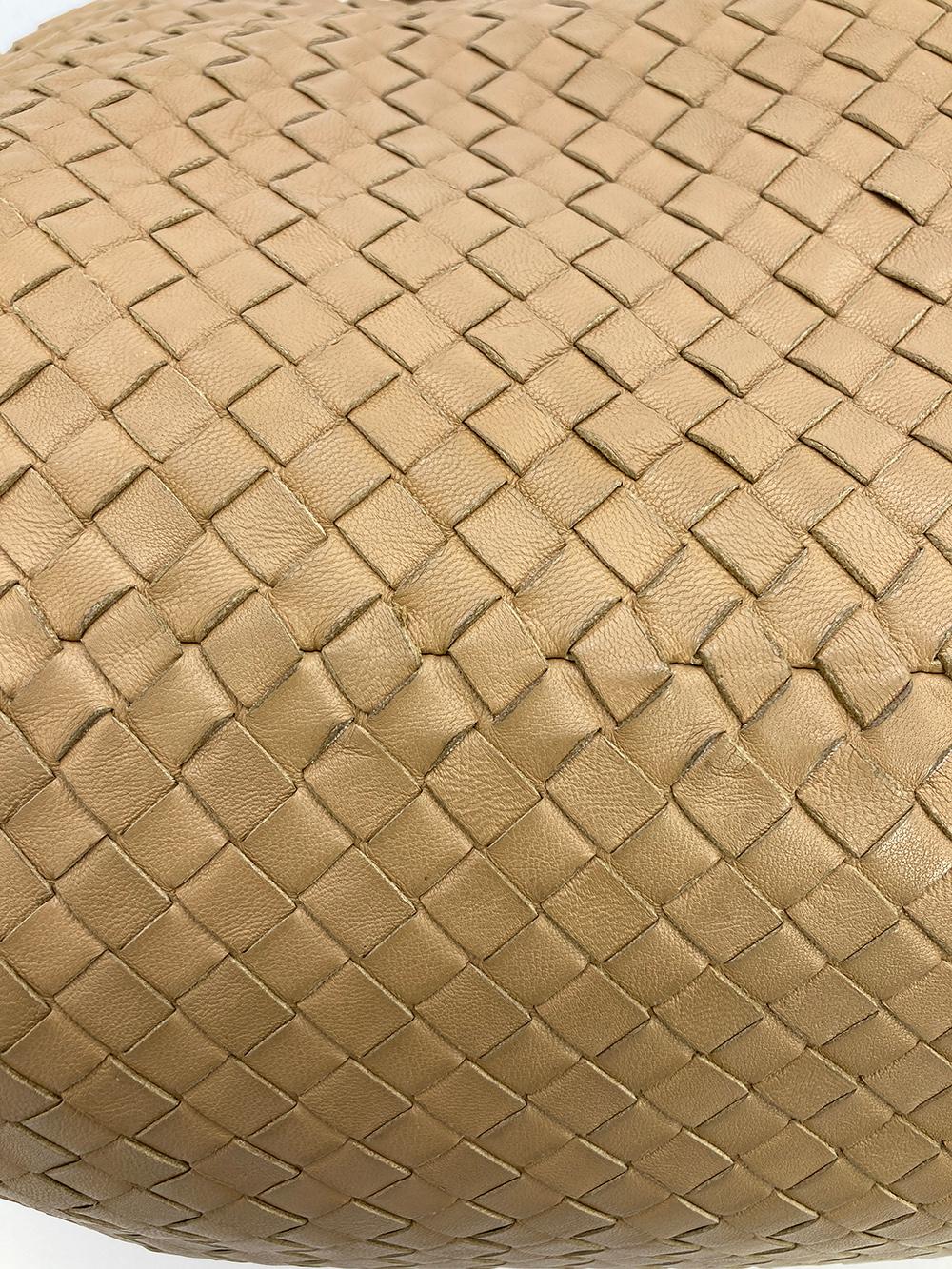 Große Cesta-Tasche aus gewebtem Nappa-Leder von Bottega Veneta in Hellbraun Intrecciato  im Zustand „Gut“ im Angebot in Philadelphia, PA