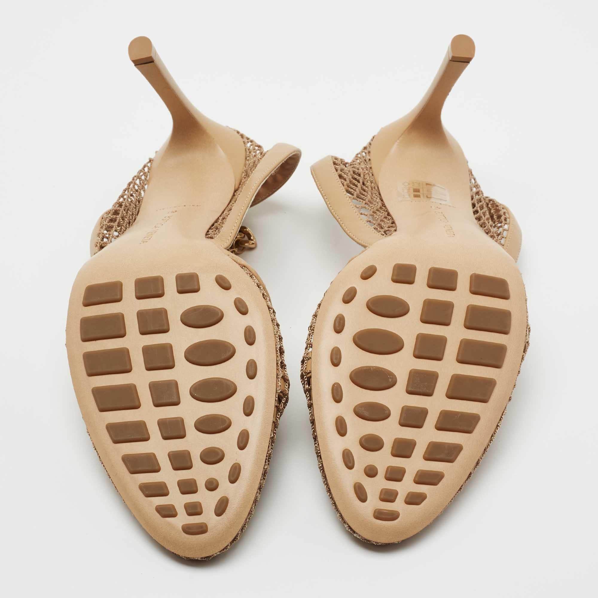 Bottega Veneta Tan Mesh and Leather Ankle Chain D'orsay Pumps Size 40 In New Condition In Dubai, Al Qouz 2