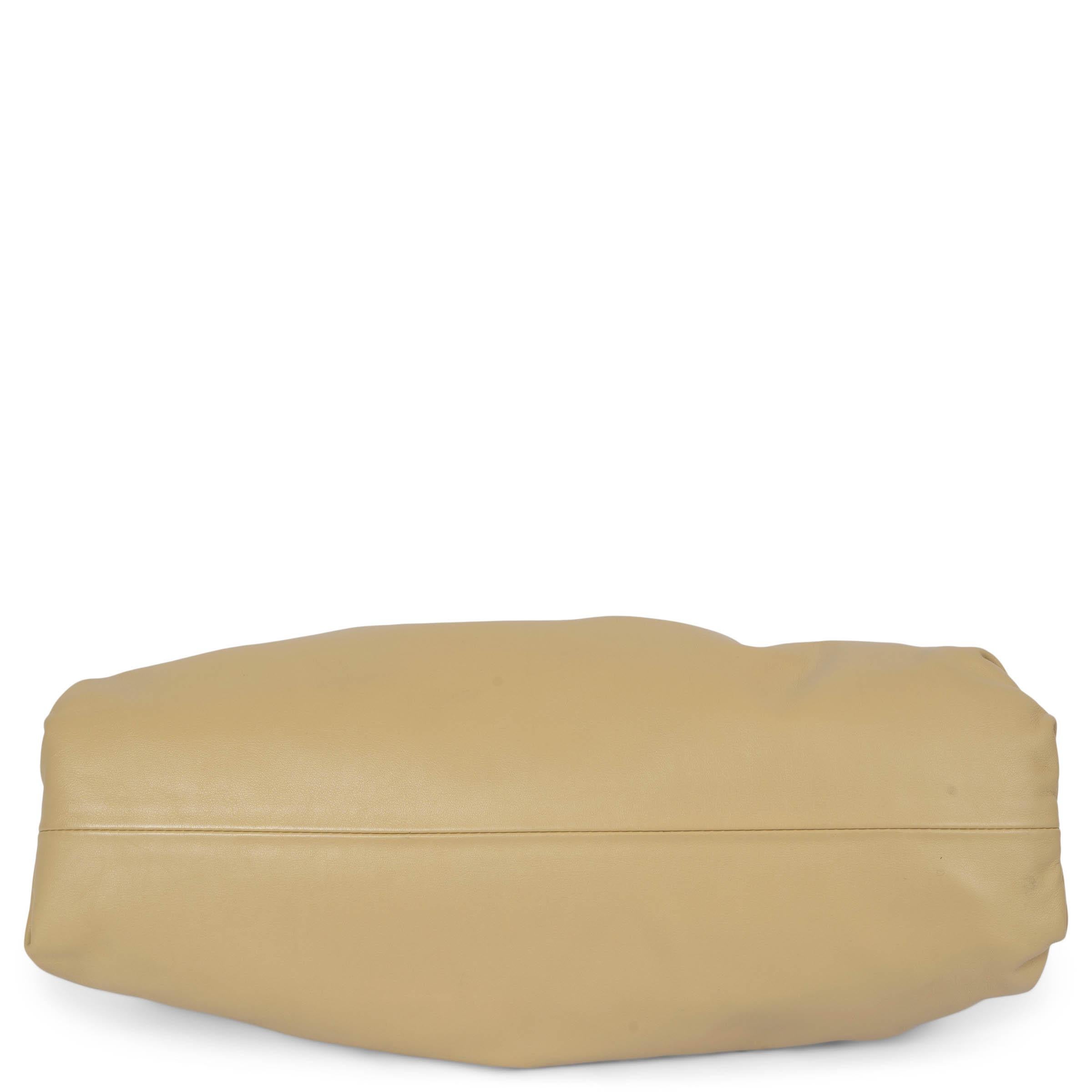 Women's BOTTEGA VENETA Tapioca beige leather CLASSIC POUCH Clutch Bag For Sale