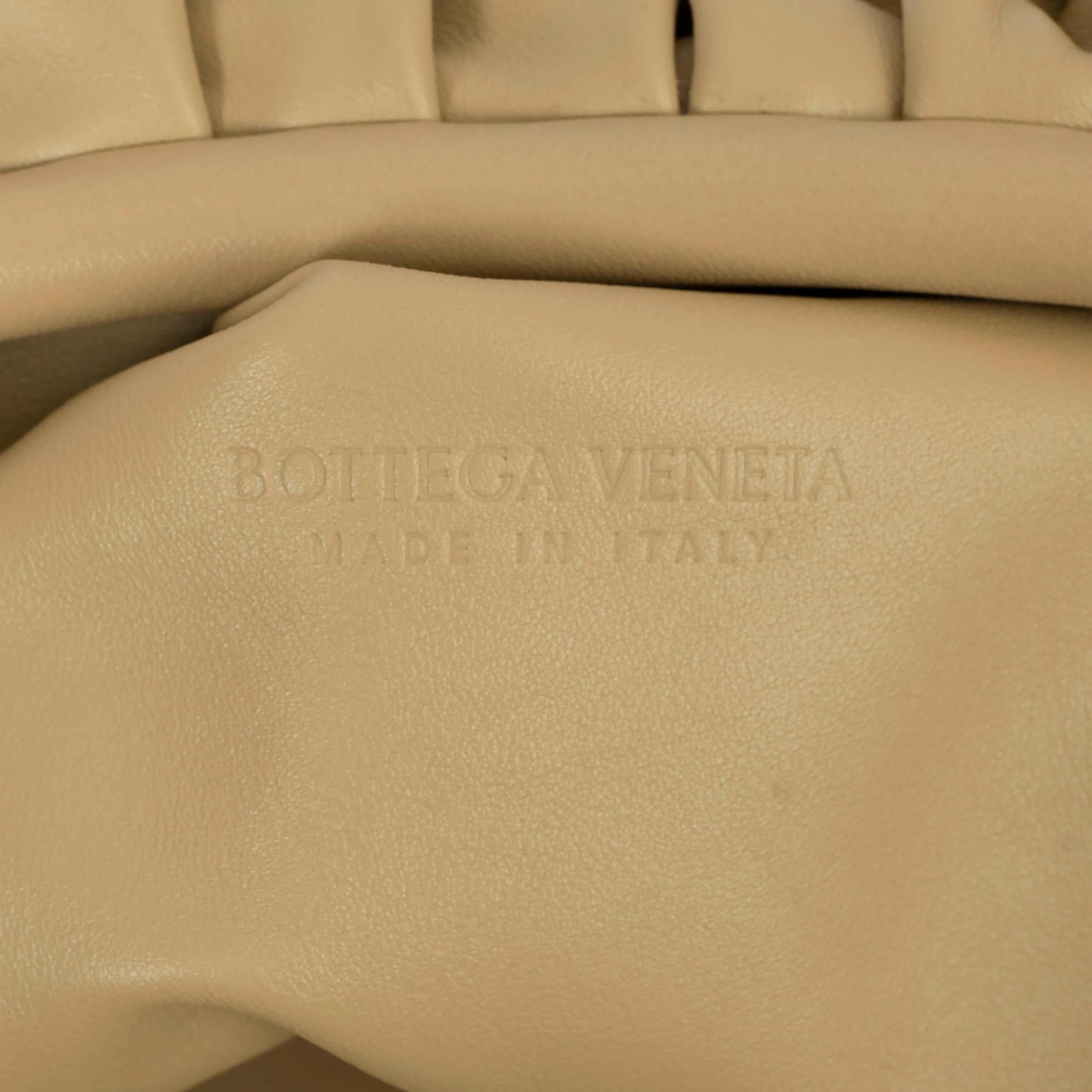 BOTTEGA VENETA Tapioca beige leather CLASSIC POUCH Clutch Bag For Sale 2