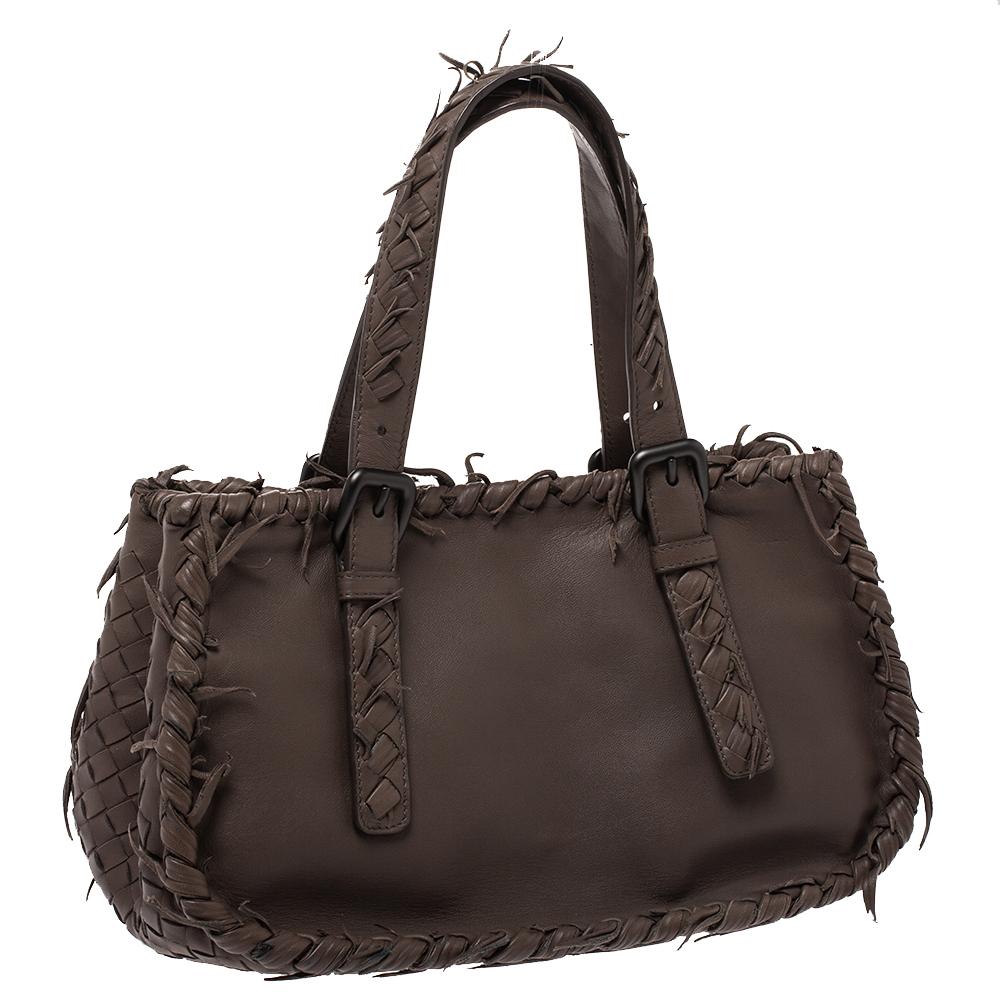 Bottega Veneta Borsa a tracolla con frange in pelle Intrecciato Taupe In condizioni buone a Dubai, Al Qouz 2