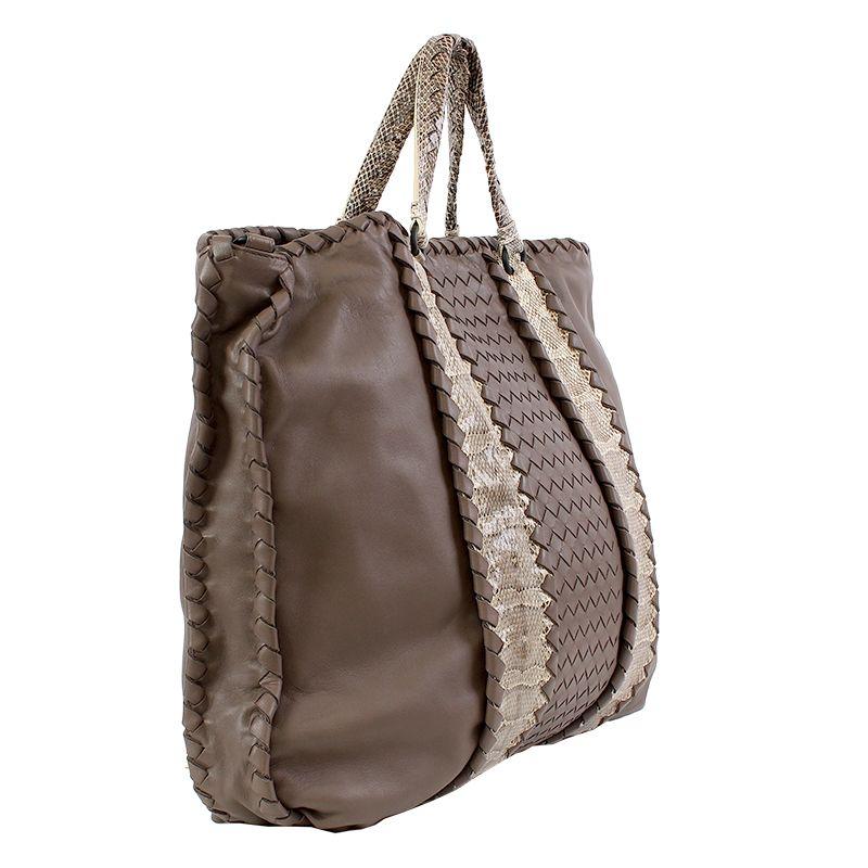 Gris BOTTEGA VENETA - Sac AYERS INTRECCIATO TOTE en cuir taupe en vente