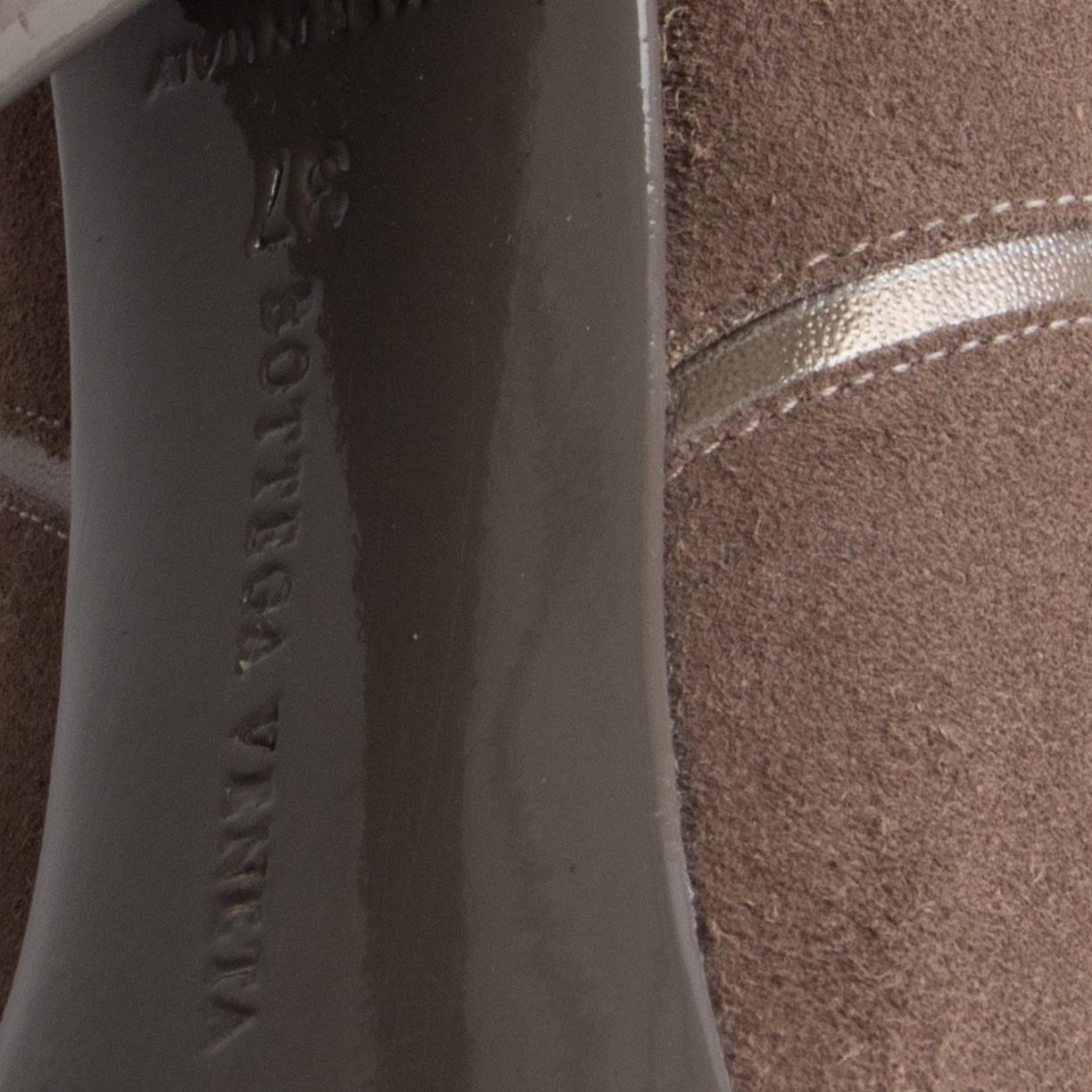 Bottes à plateforme hauteur genou BOTTEGA VENETA en daim taupe et métallique 37 en vente 1