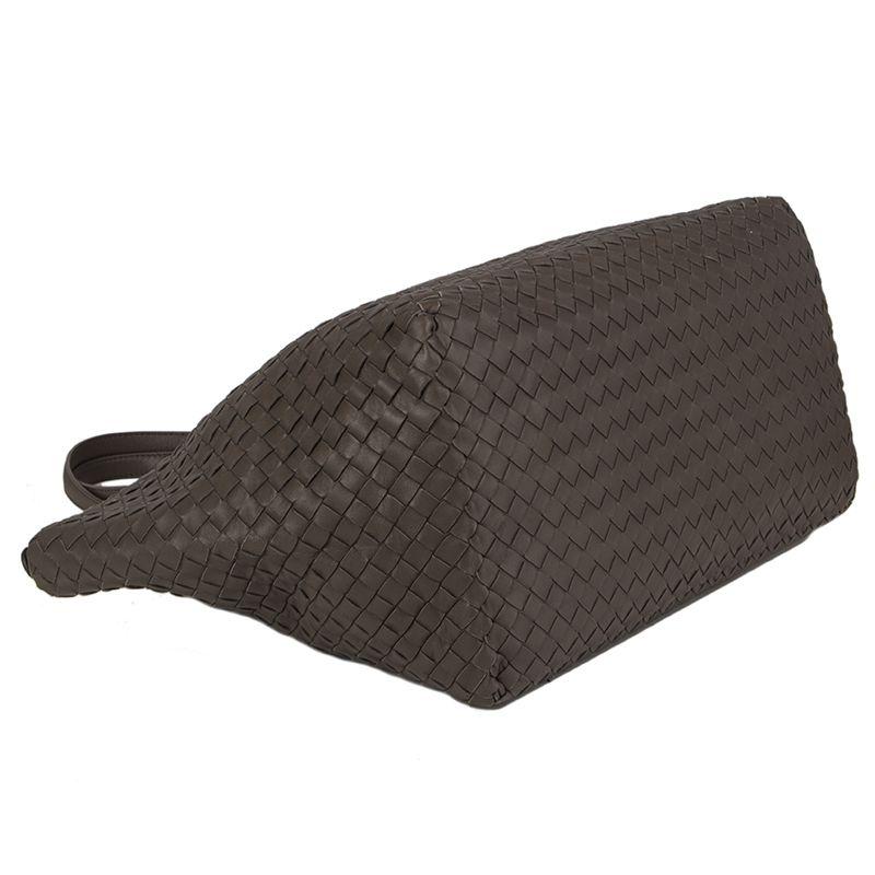 Black BOTTEGA VENETA taupe woven leather INTRECCIATO CRESTA MED Shopper Shoulder Bag