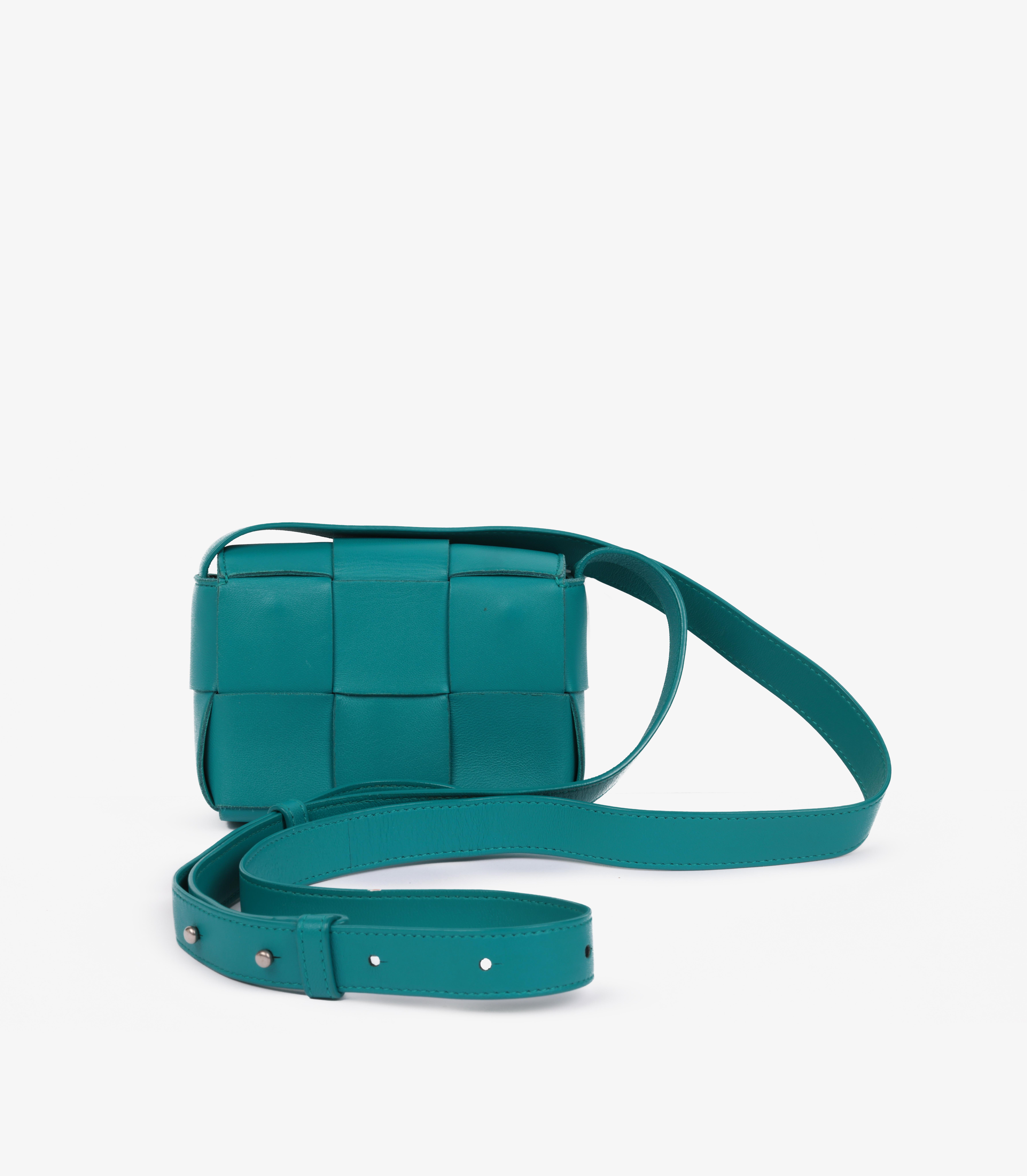 Bottega Veneta Teal Maxi Intrecciato gewebtes Kalbsleder Candy Kassette (Blau) im Angebot