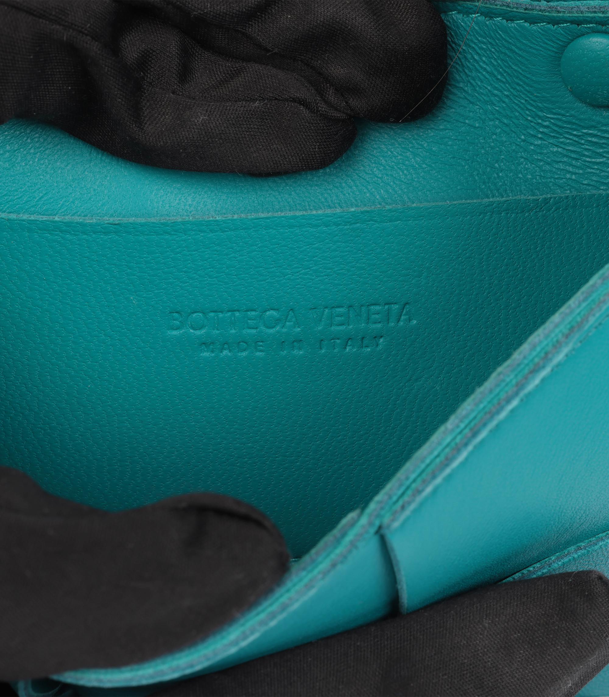 Bottega Veneta Teal Maxi Intrecciato gewebtes Kalbsleder Candy Kassette im Angebot 2