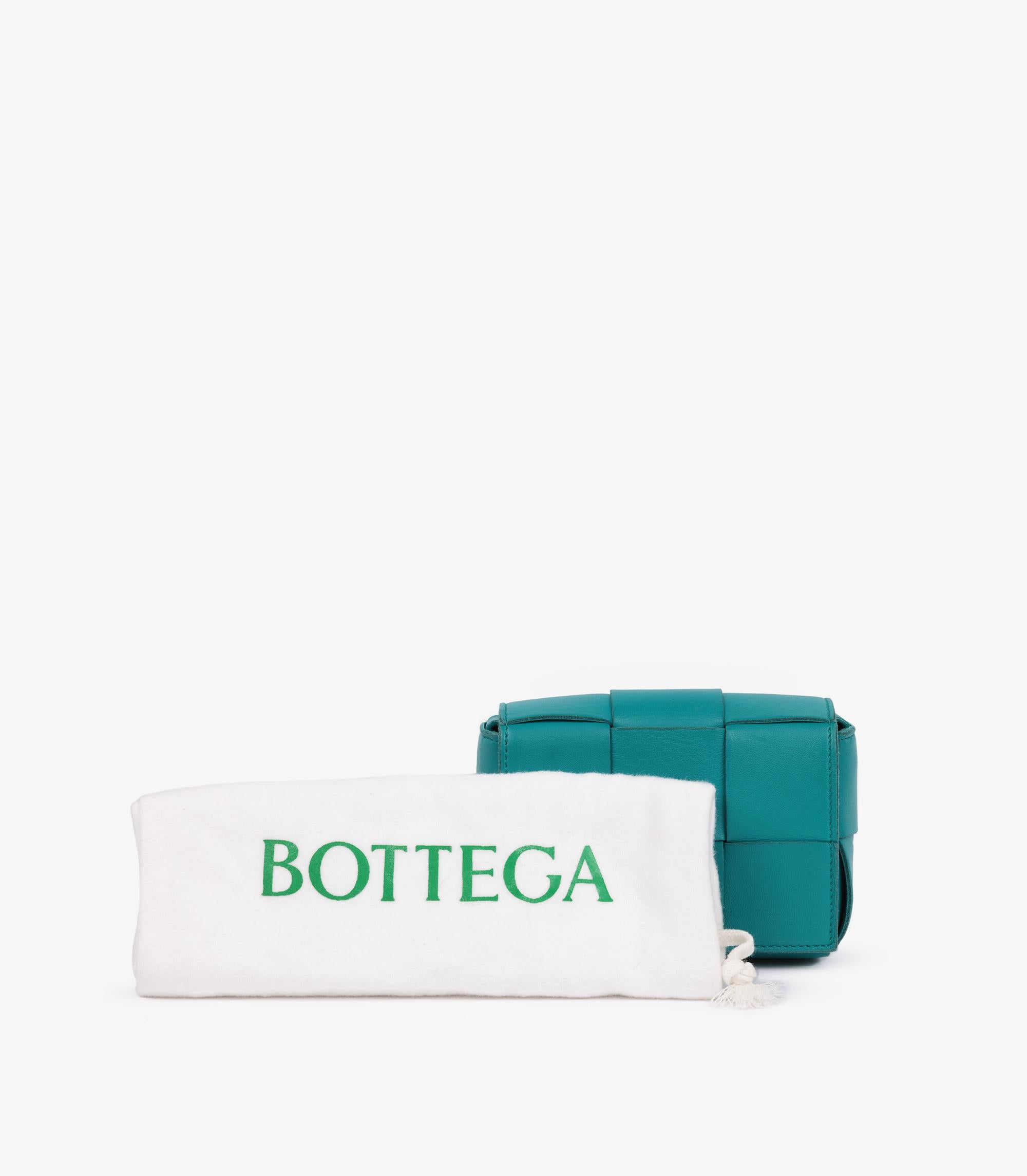 Bottega Veneta Teal Maxi Intrecciato gewebtes Kalbsleder Candy Kassette im Angebot 3
