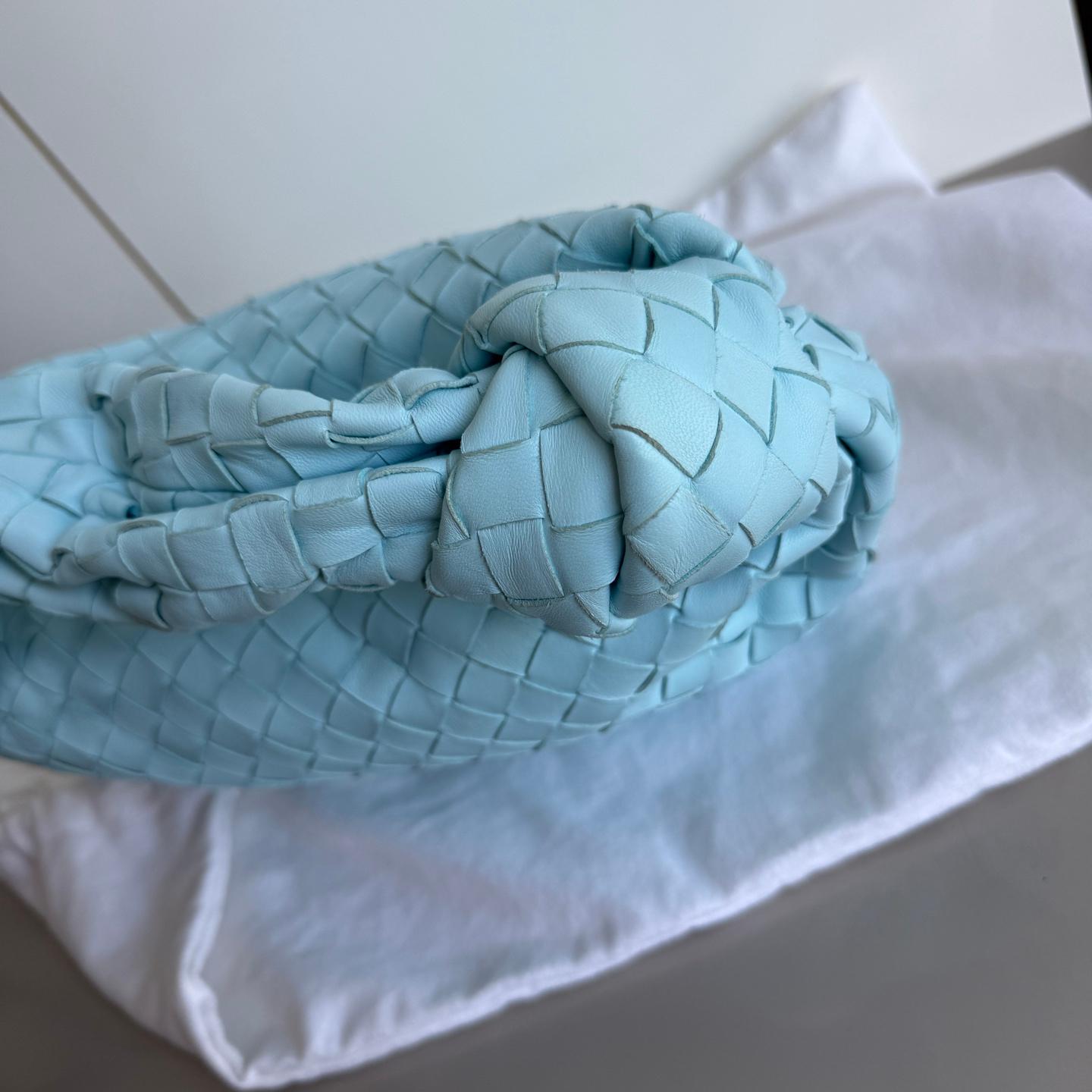 Bottega Veneta Teen Jodie Baby Blue Intrecciato Leather Gold Hardware For Sale 2