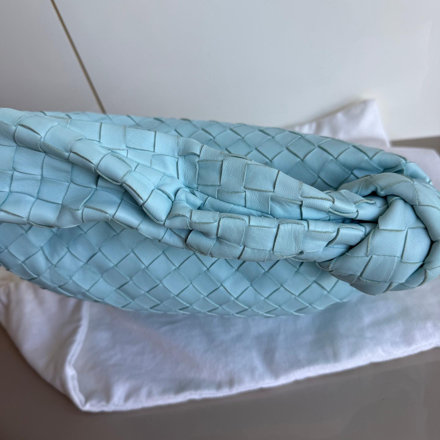 Bottega Veneta Teen Jodie Baby Blue Intrecciato Leather Gold Hardware For Sale 3