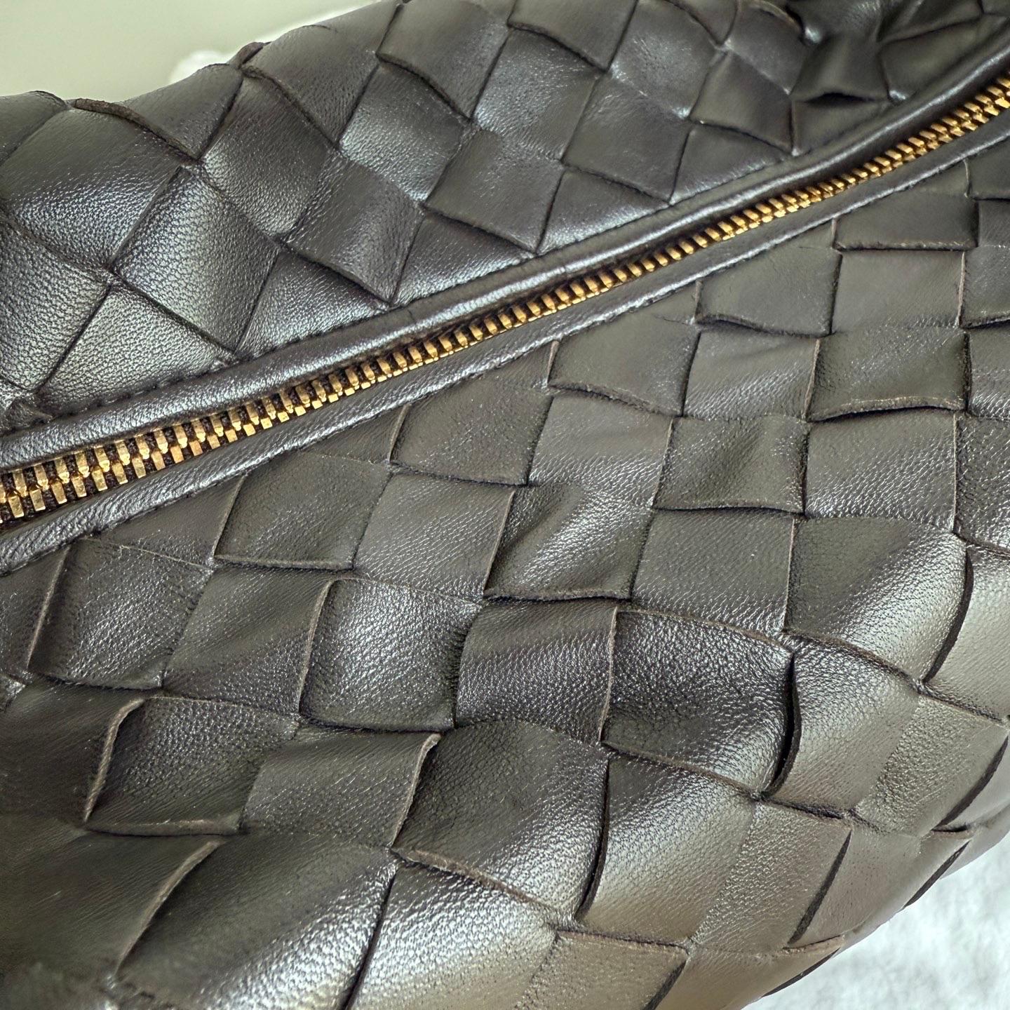 Bottega Veneta Teen Jodie Fondant Dark Chocolate Brown Leather For Sale 10
