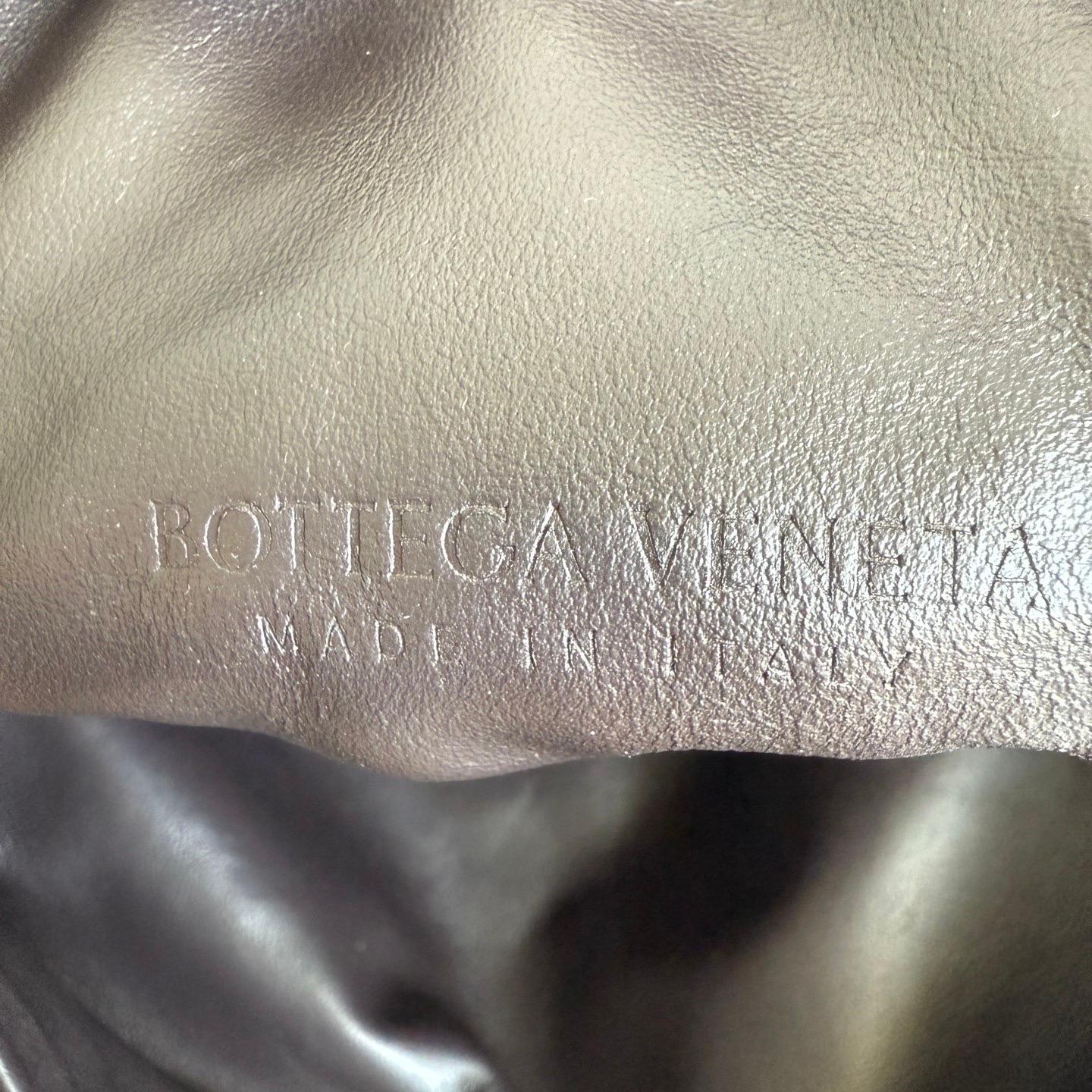 Bottega Veneta Teen Jodie Fondant Dark Chocolate Brown Leather For Sale 14