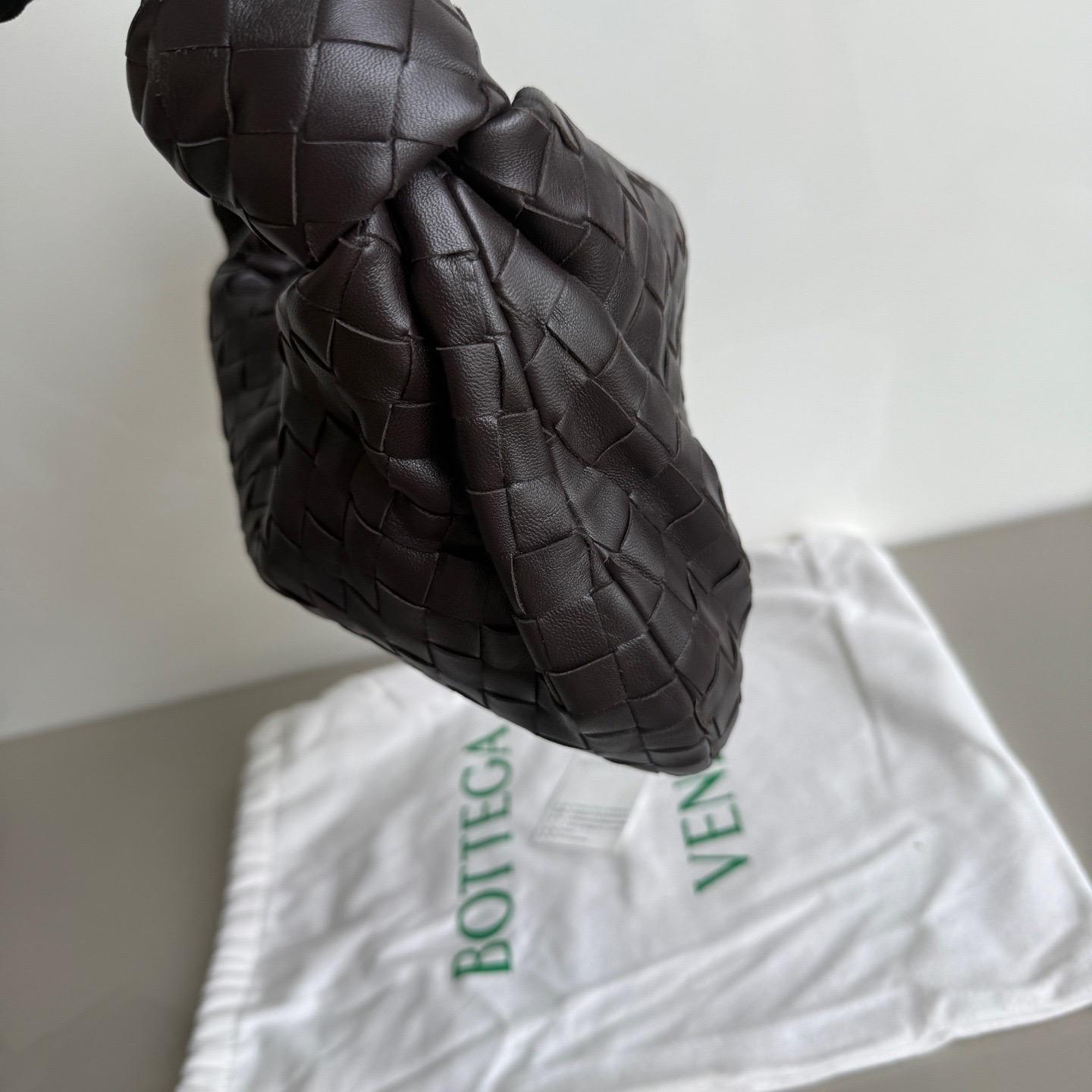Nero Bottega Veneta Teen Jodie Fondant Dark Chocolate Brown Leather in vendita