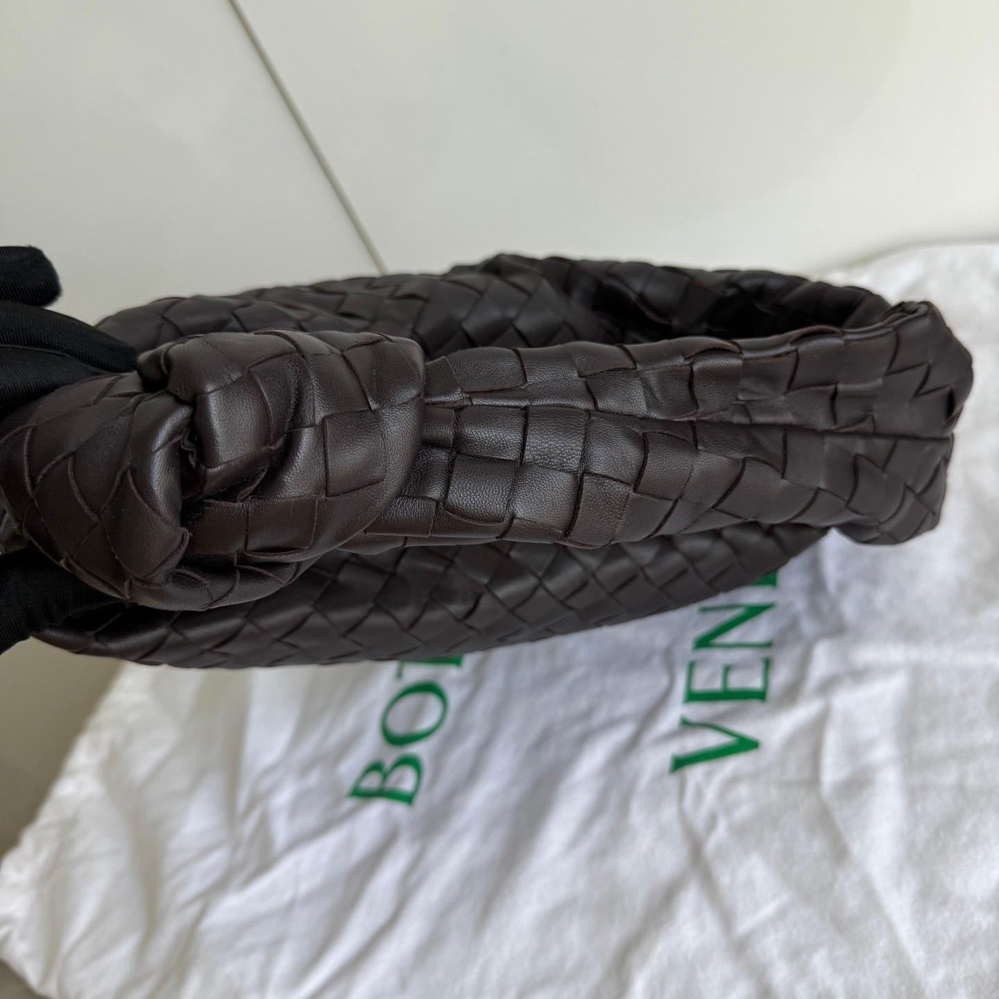 Bottega Veneta Teen Jodie Fondant Dark Chocolate Brown Leather In New Condition For Sale In AUBERVILLIERS, FR