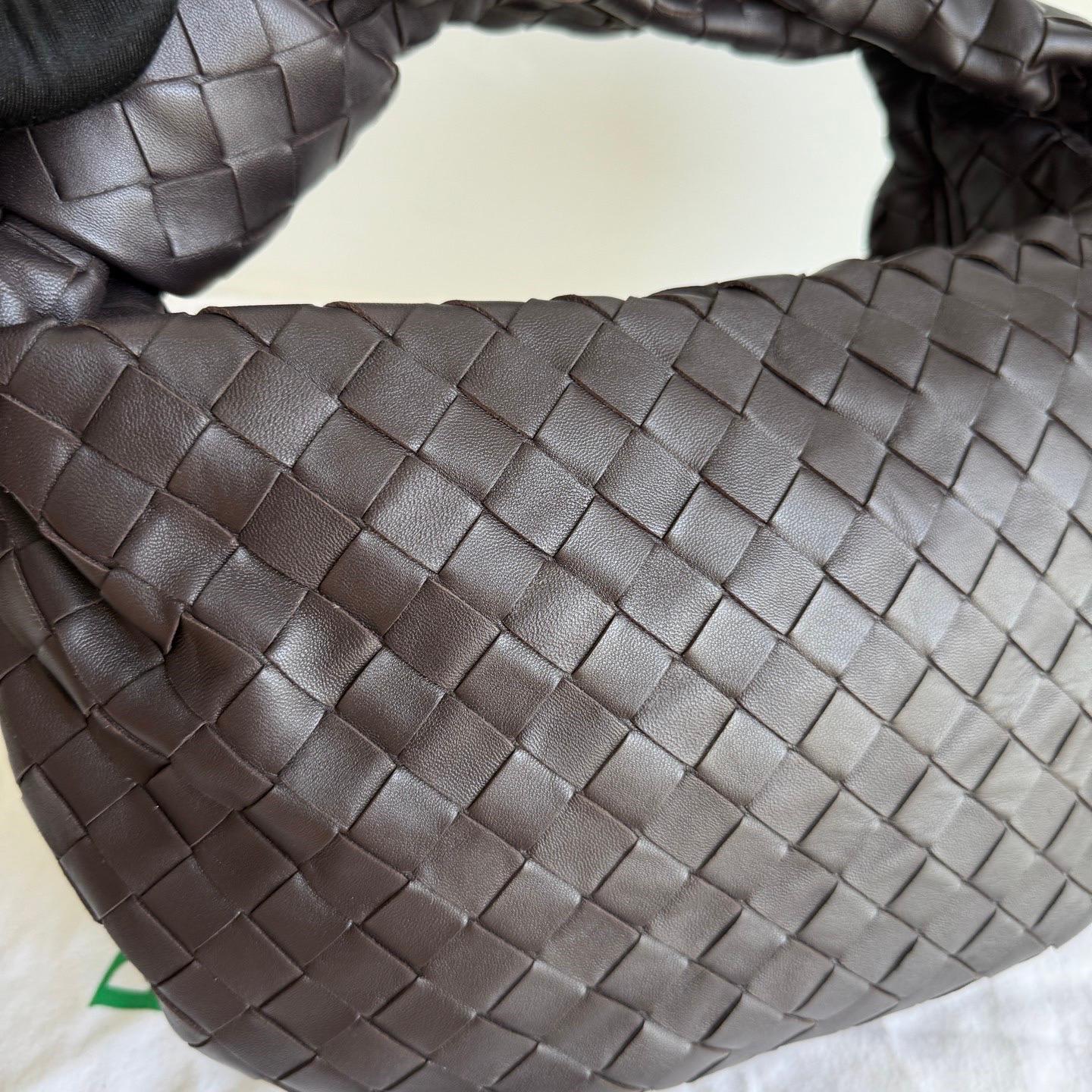 Bottega Veneta Teen Jodie Fondant Dark Chocolate Brown Leather For Sale 1