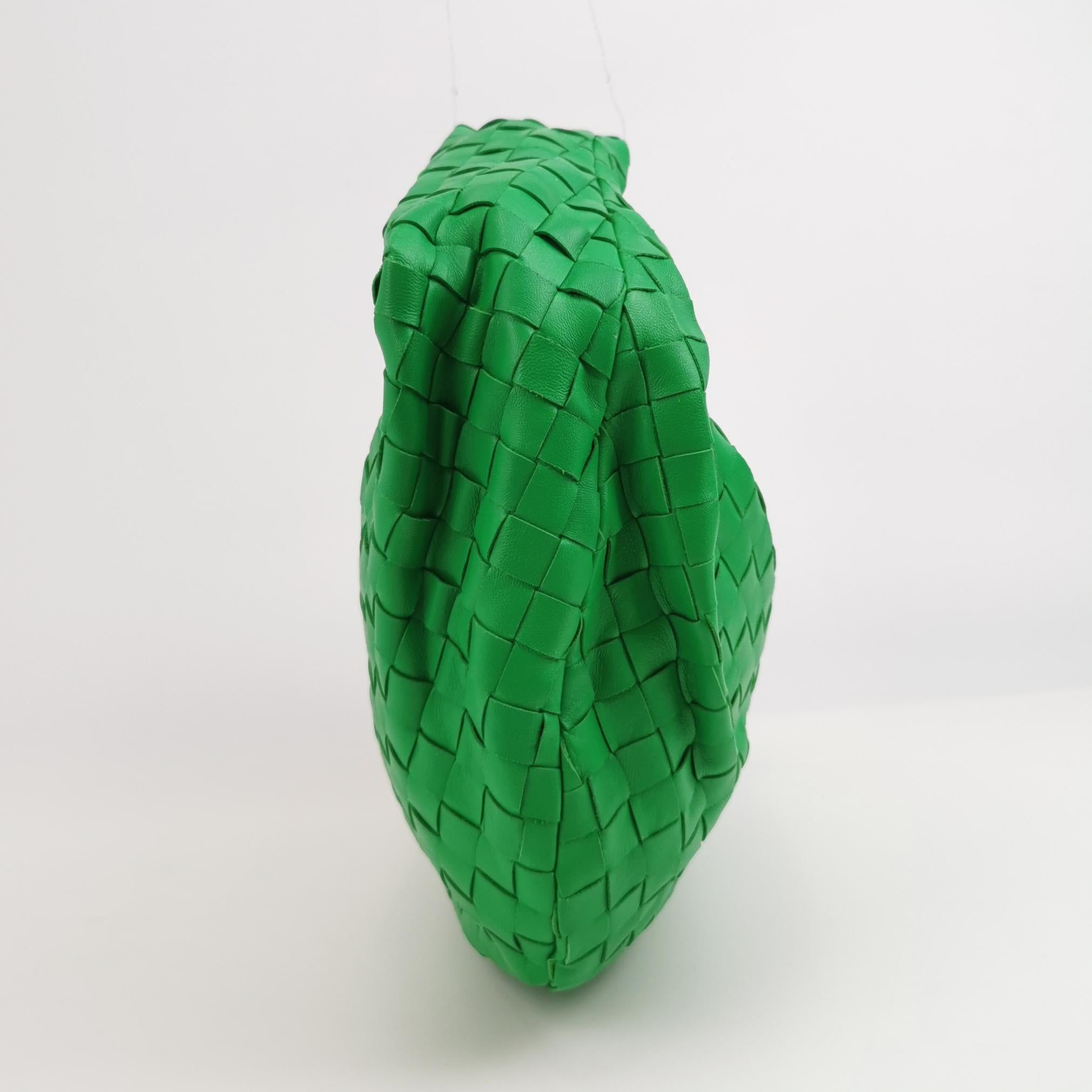 Bottega Veneta Adolescent JODI Cuir Perruche Vert 36cm Pour femmes en vente