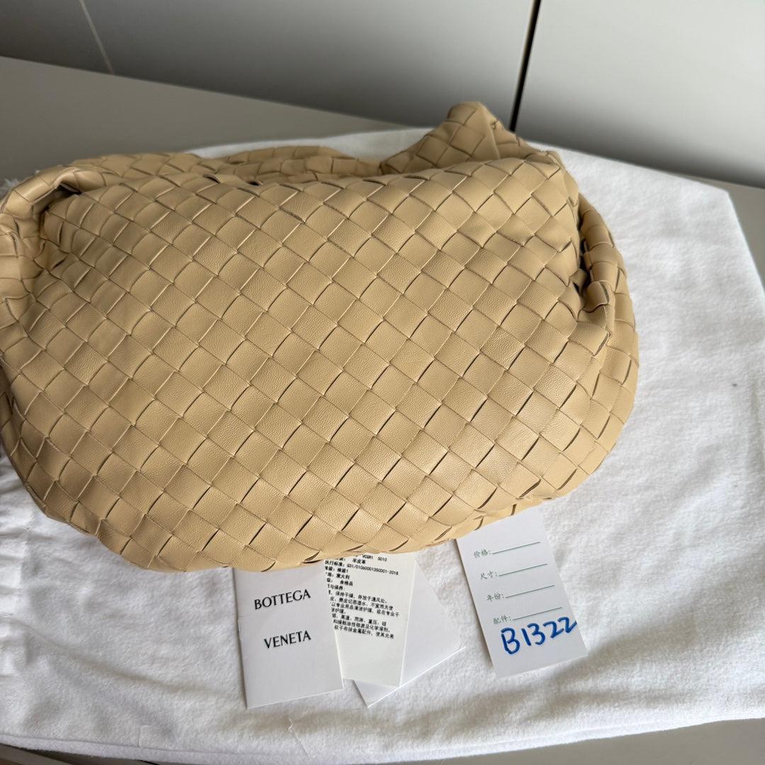 Bottega Veneta Teen Jodie Small Lambskin Leather Beige Oats 36cm 14