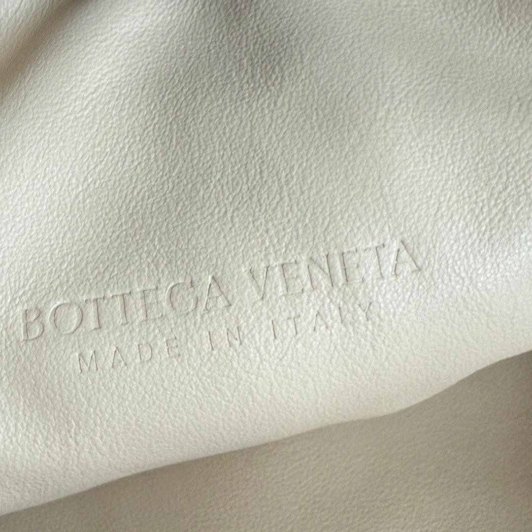 Bottega Veneta Teen Jodie Small Lambskin Leather Beige Oats 36cm 15