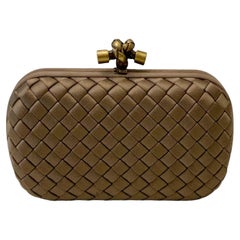 Bottega Veneta The Knot Satin Box Clutch Tasche