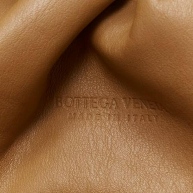 BOTTEGA VENETA The Pouch brown leather dumpling clutch bag For Sale 5