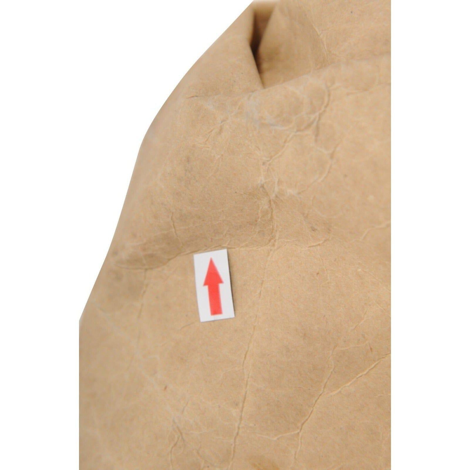 Bottega Veneta The Pouch Carta Tan Beige Kraft Paper Pochette Sac da viaggio in vendita 11