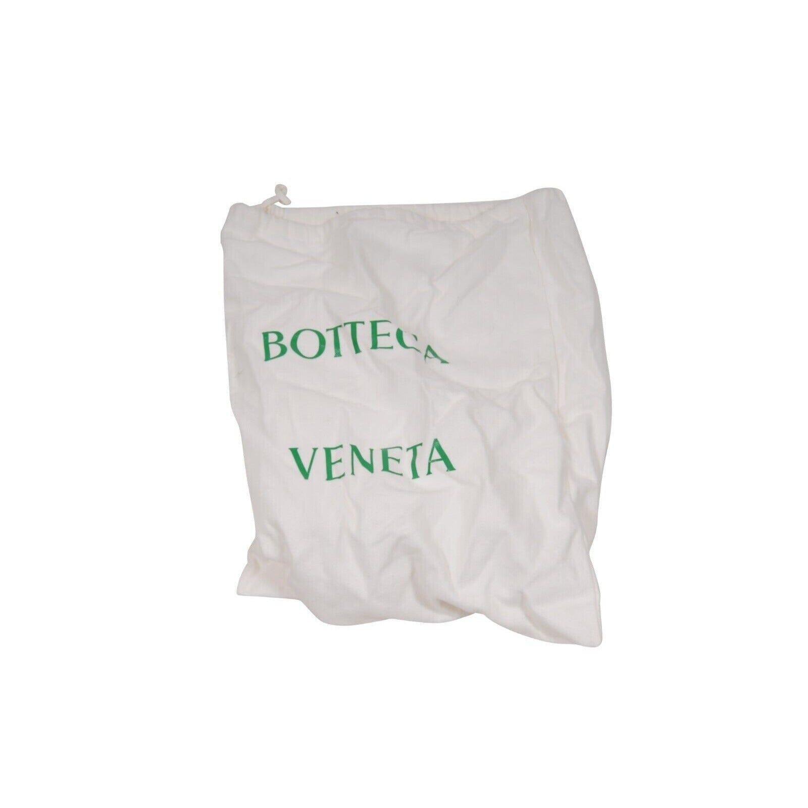 Bottega Veneta The Pouch Carta Tan Beige Kraft Paper Pochette Sac da viaggio in vendita 15