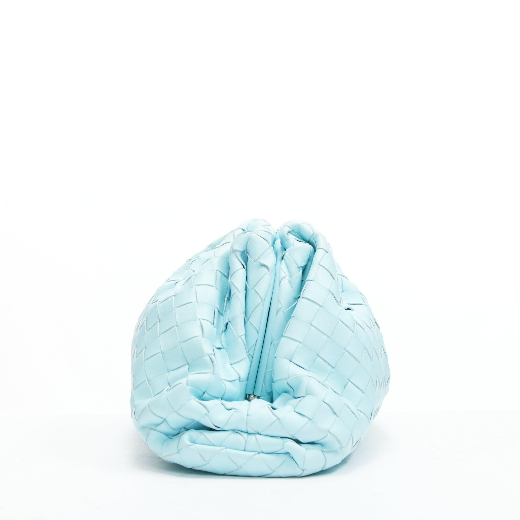 BOTTEGA VENETA The Pouch sky blue Intercciato woven leather magnetic clutch bag In Good Condition For Sale In Hong Kong, NT