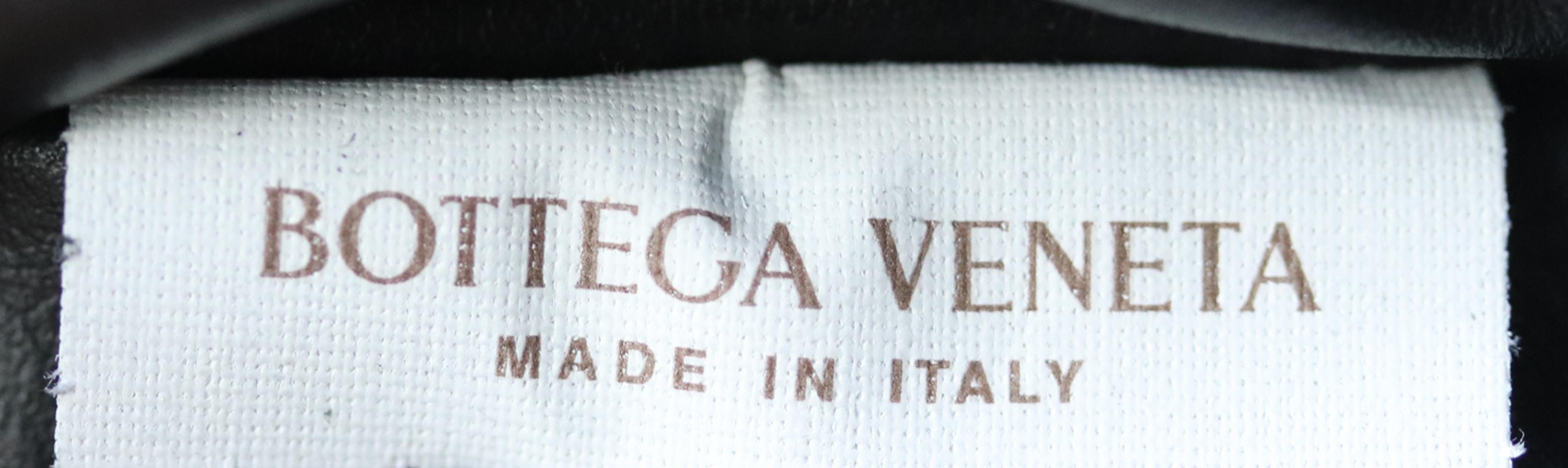 Bottega Veneta The Pouch Small Gathered Embossed Metallic Leather Clutch 4