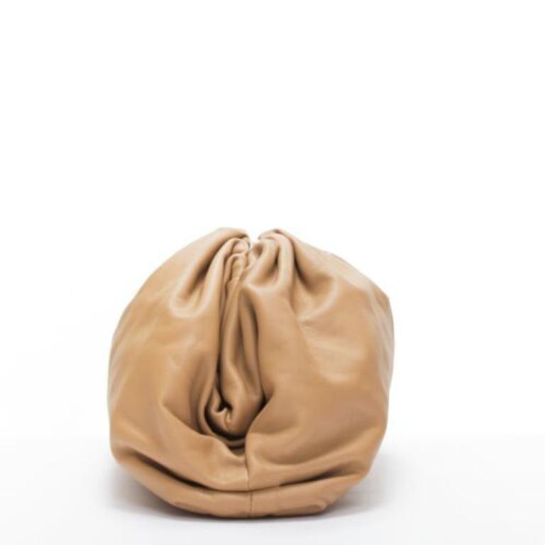BOTTEGA VENETA The Pouch tan leather dumpling clutch bag In Good Condition For Sale In Hong Kong, NT