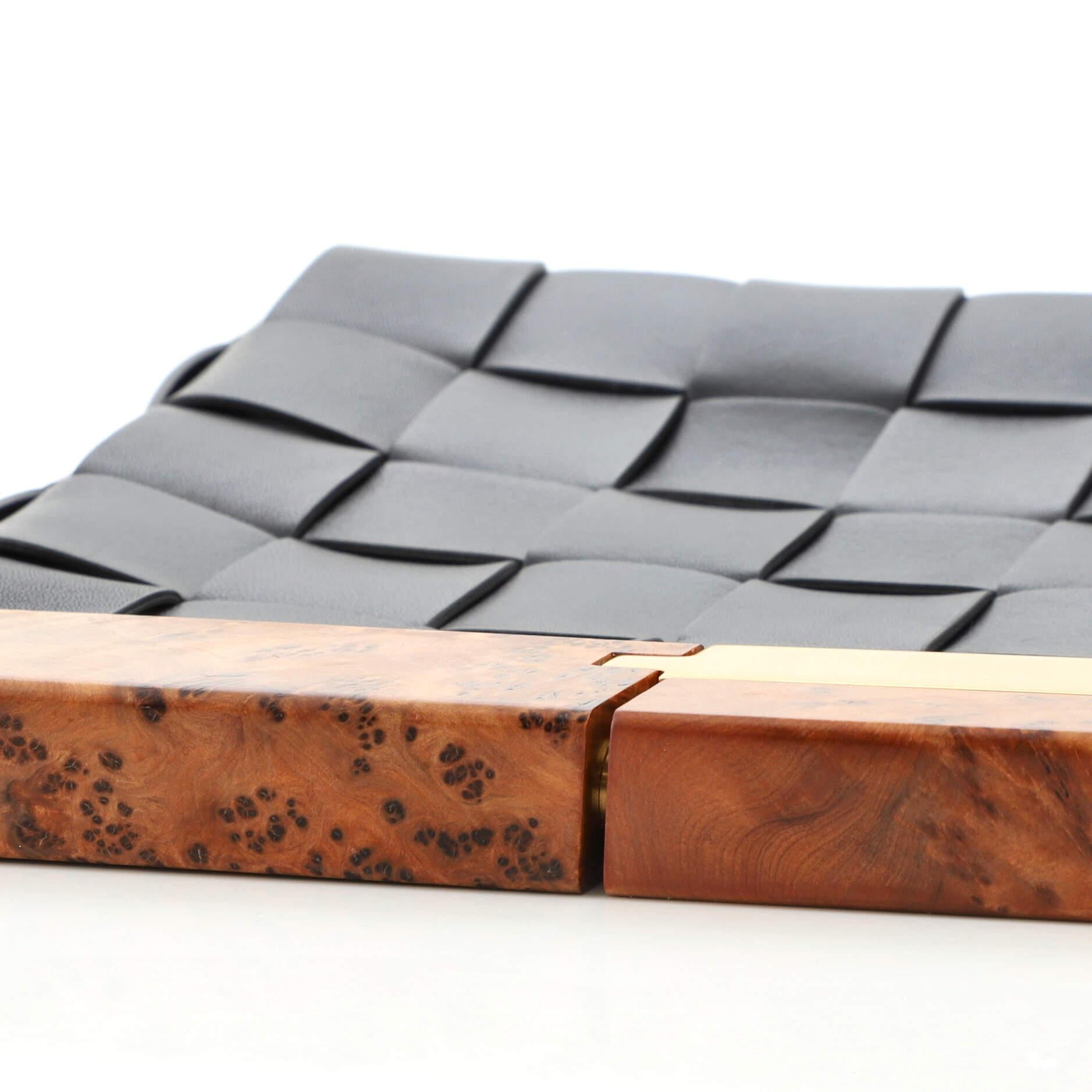 Bottega Veneta The Snap Clutch Maxi Intrecciato Leather with Wood and Met In Good Condition In NY, NY