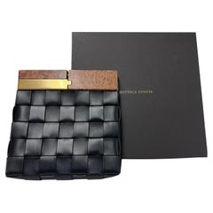 Bottega Veneta The Snap Intrecciato Leather Clutch Bag in Black