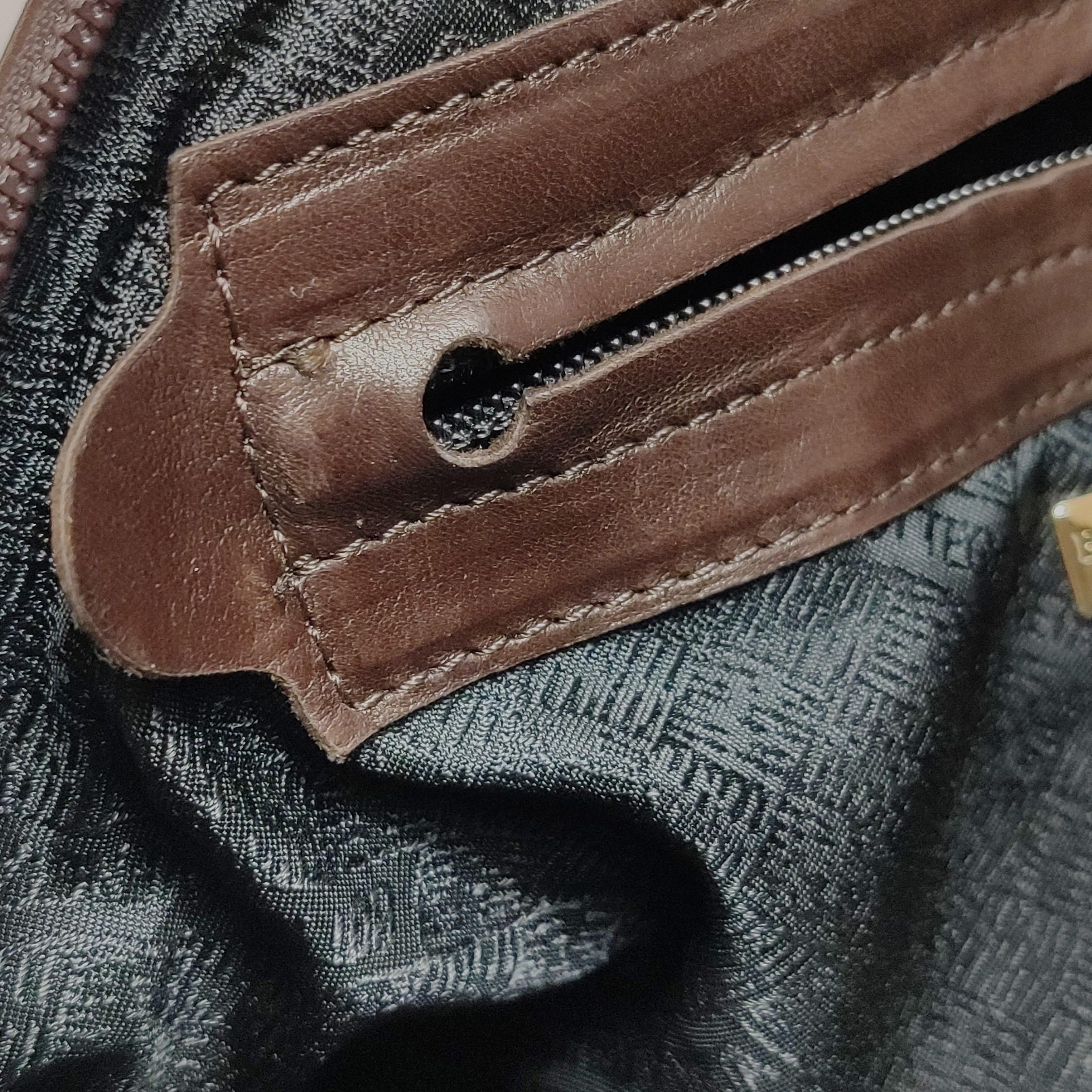 Bottega Veneta Sac à main Bowling à poignée supérieure Cuir Intrecciato brun chocolat foncé en vente 5