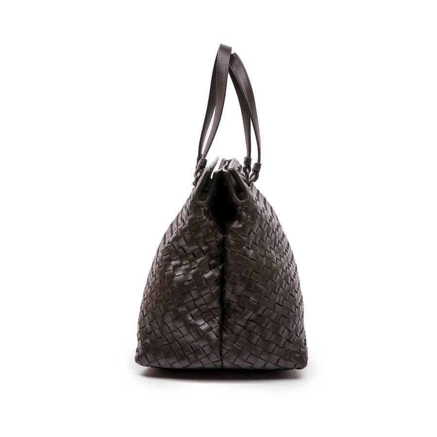 BOTTEGA VENETA Tote Bag in Brown Braided Leather In Excellent Condition In Paris, FR