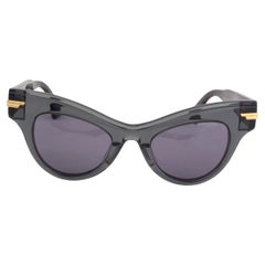 Lunettes de soleil BOTTEGA VENETA grises transparentes CAT-EYE BV1004S