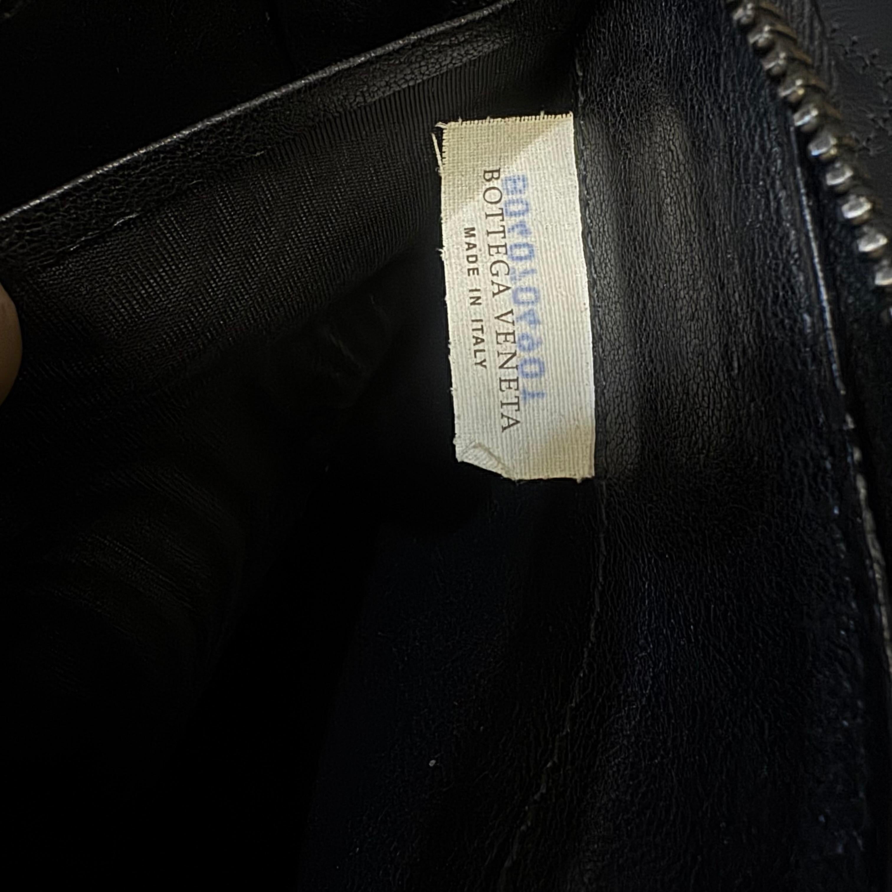 Portefeuille zippé en cuir tricolore Intrecciato de Bottega Veneta en vente 4