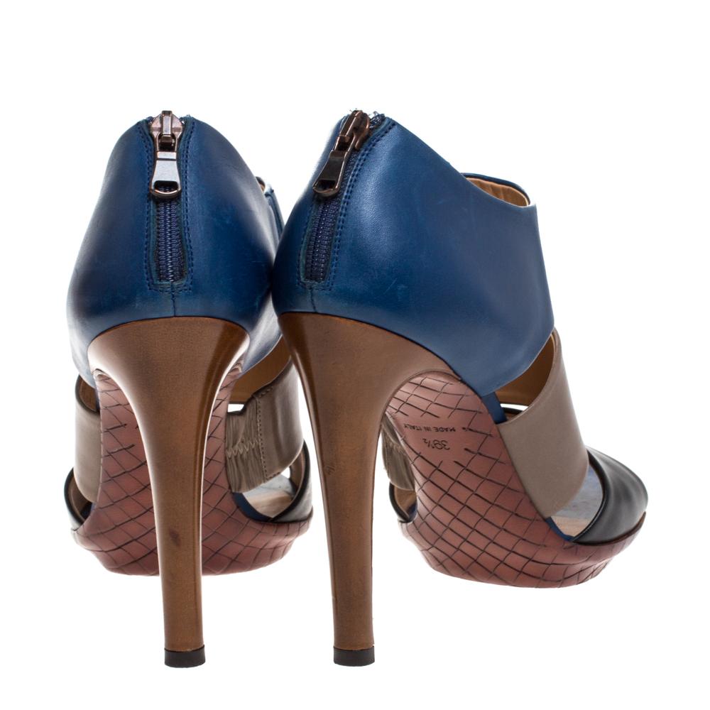 Bottega Veneta Tricolor Leather Open Toe Cut Out Booties Size 39.5 In Fair Condition For Sale In Dubai, Al Qouz 2