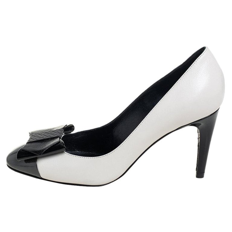 Bottega Tricolor Patent Leather And Leather Intrecciato Bow Pumps Size 38 at 1stDibs