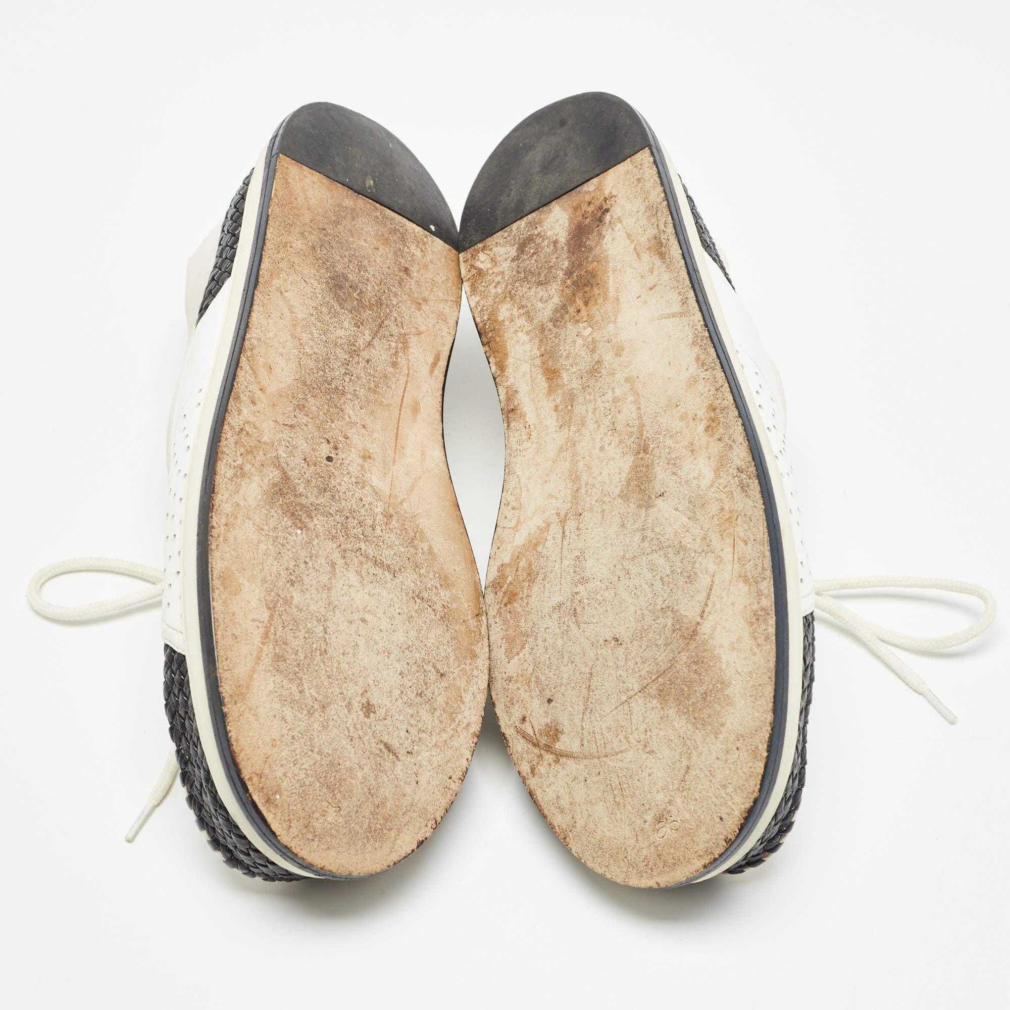 Bottega Veneta Tricolor Woven Leather and Leather Lace UpSneakers Taglia 37 in vendita 1