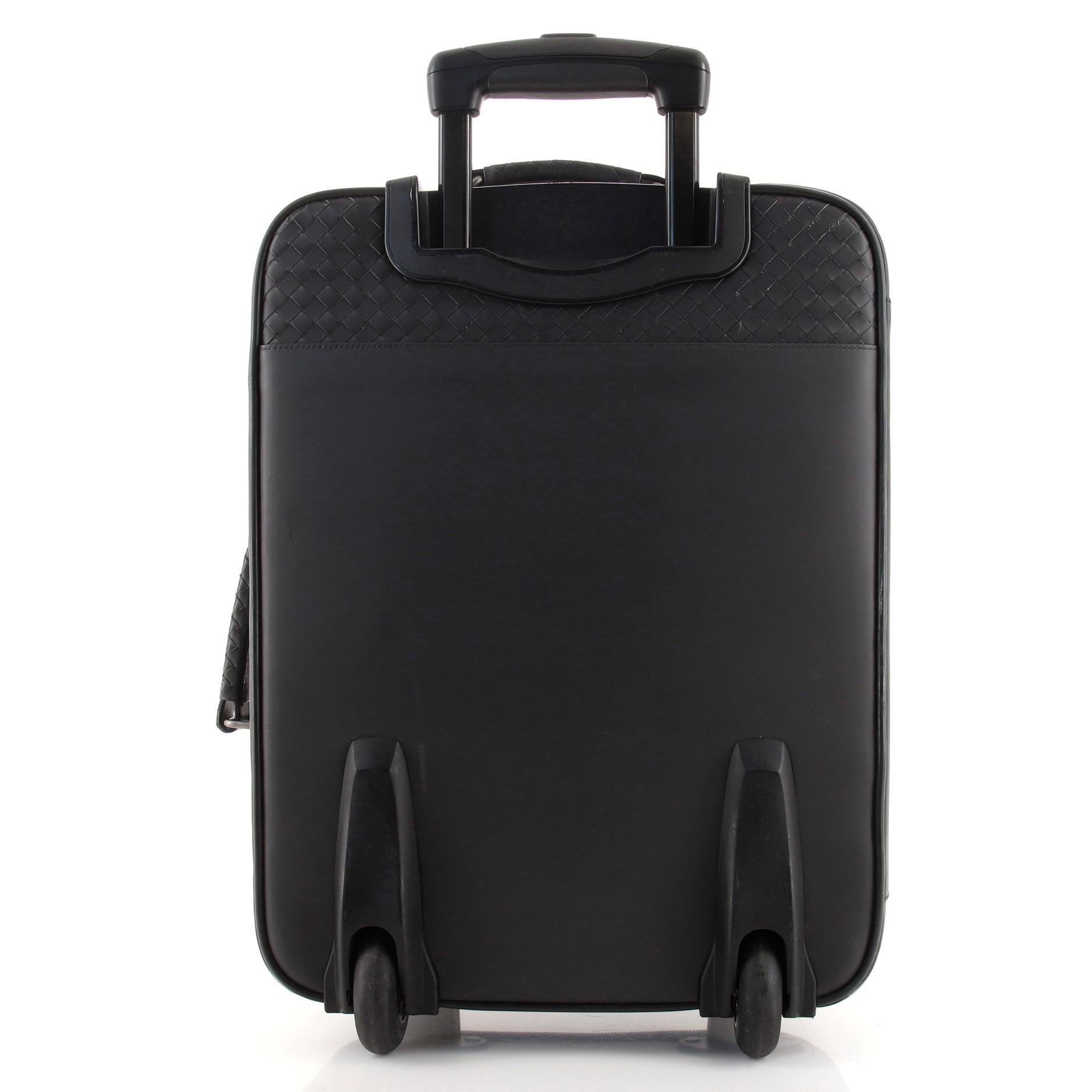 Rollendes Reisegepäck aus Intrecciato Leder von Bottega Veneta, Medium (Schwarz)