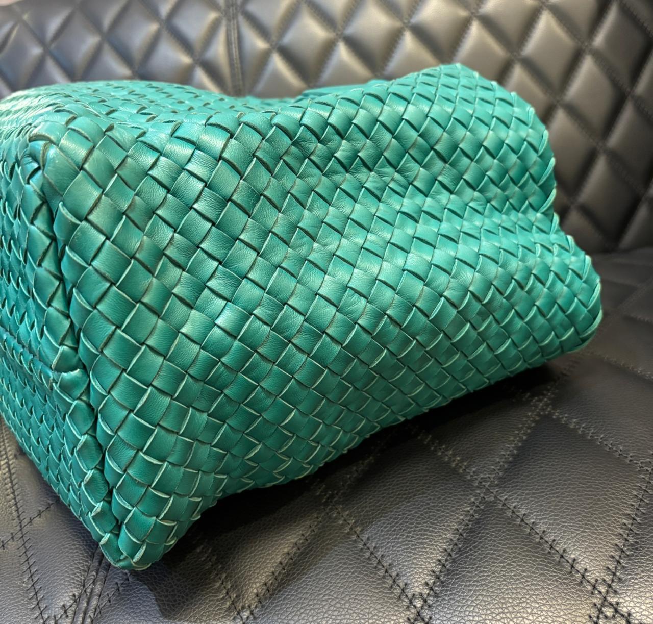 Bottega Veneta Turquoise Large Woven Cabat Tote Bon état - En vente à Jakarta, Daerah Khusus Ibukota Jakarta
