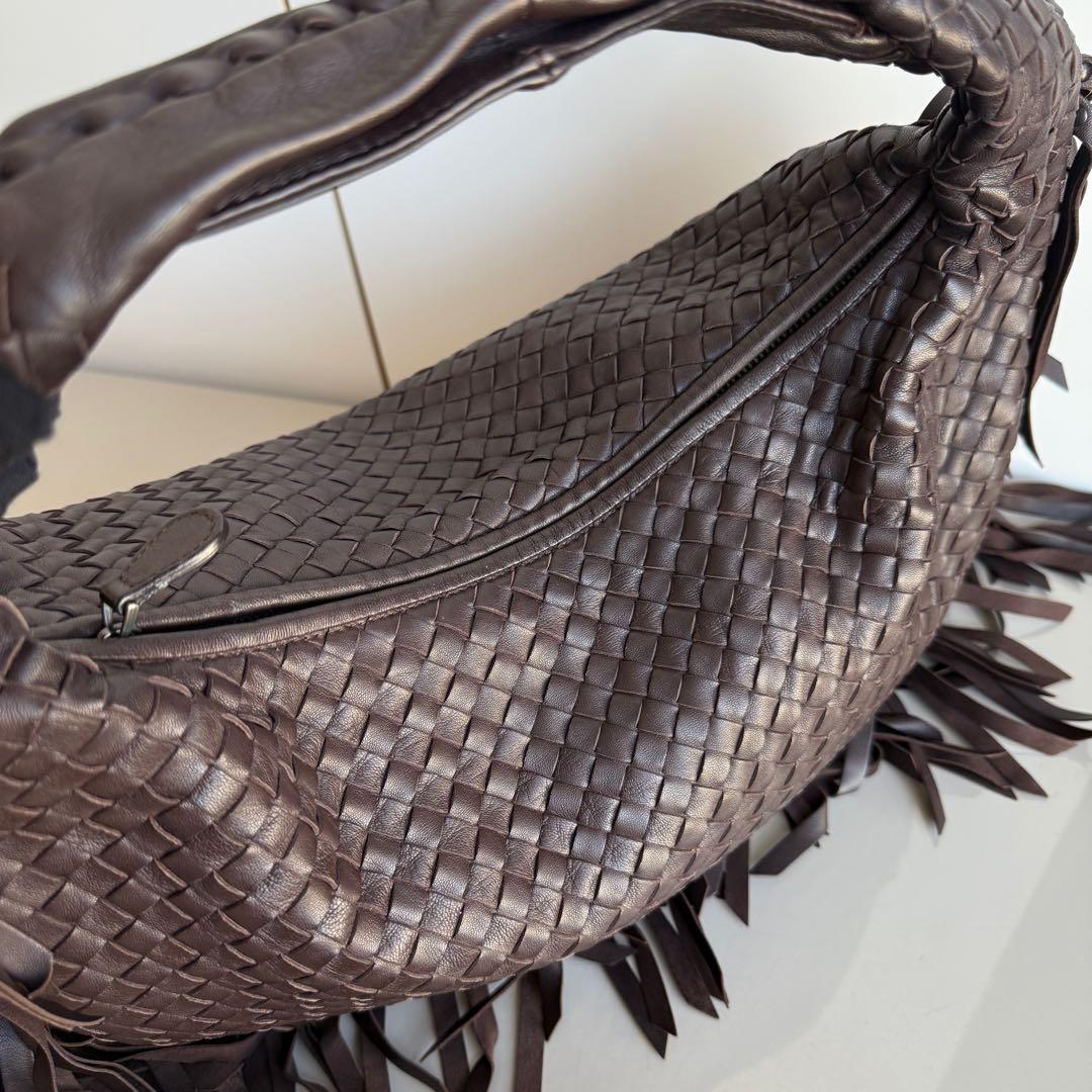 Bottega Veneta Veneta Fringed Hobo Large Black 47cm Lambskin Leather In Excellent Condition For Sale In AUBERVILLIERS, FR