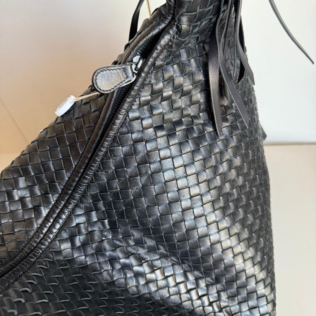 Bottega Veneta Veneta Fringed Hobo Large Black 50-53cm Lambskin Leather For Sale 8