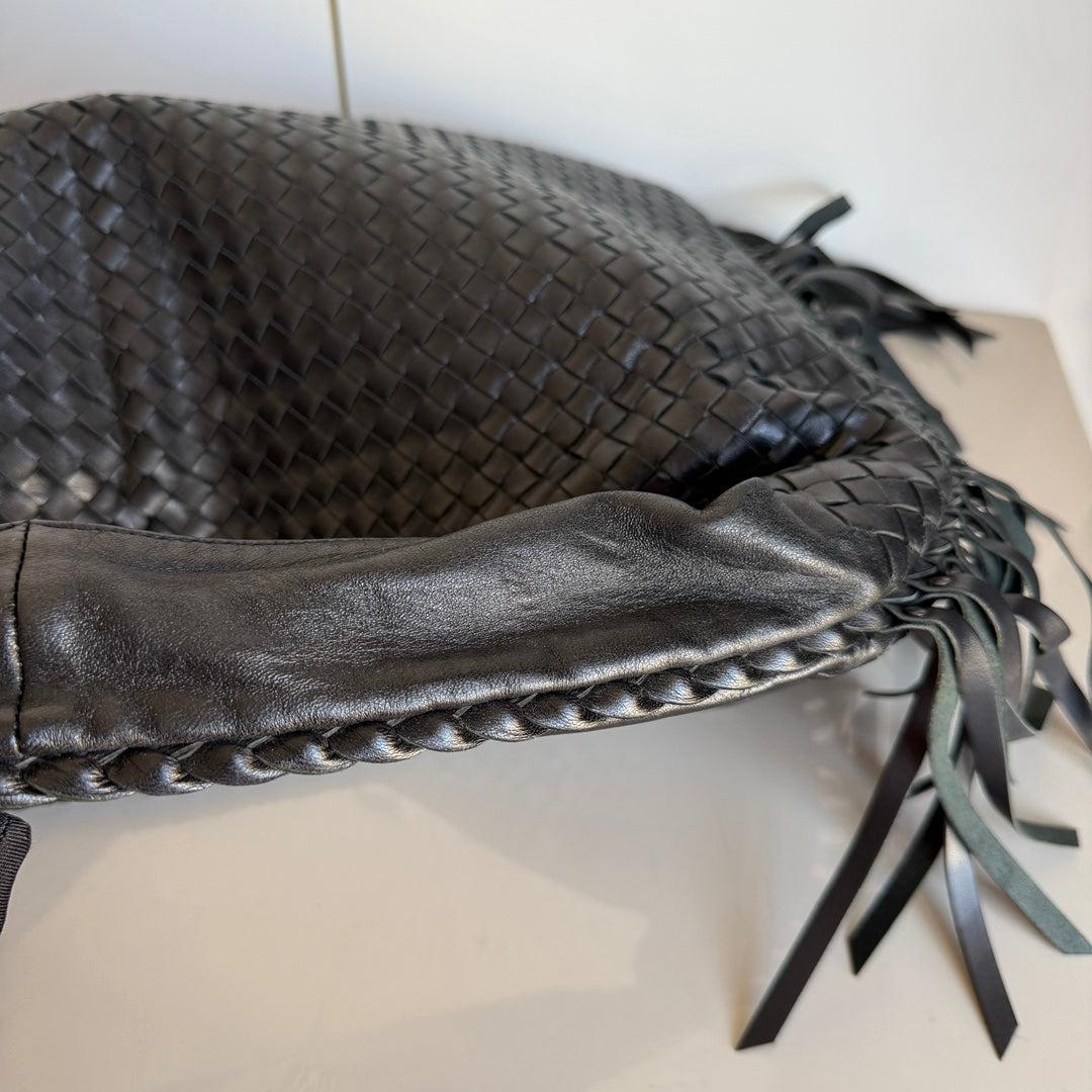 Bottega Veneta Veneta Fringed Hobo Large Black 50-53cm Lambskin Leather In New Condition For Sale In AUBERVILLIERS, FR