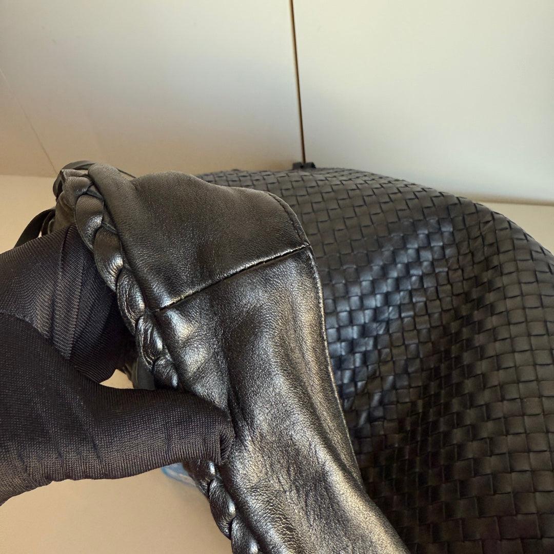 Bottega Veneta Veneta Fringed Hobo Large Black 50-53cm Lambskin Leather For Sale 5