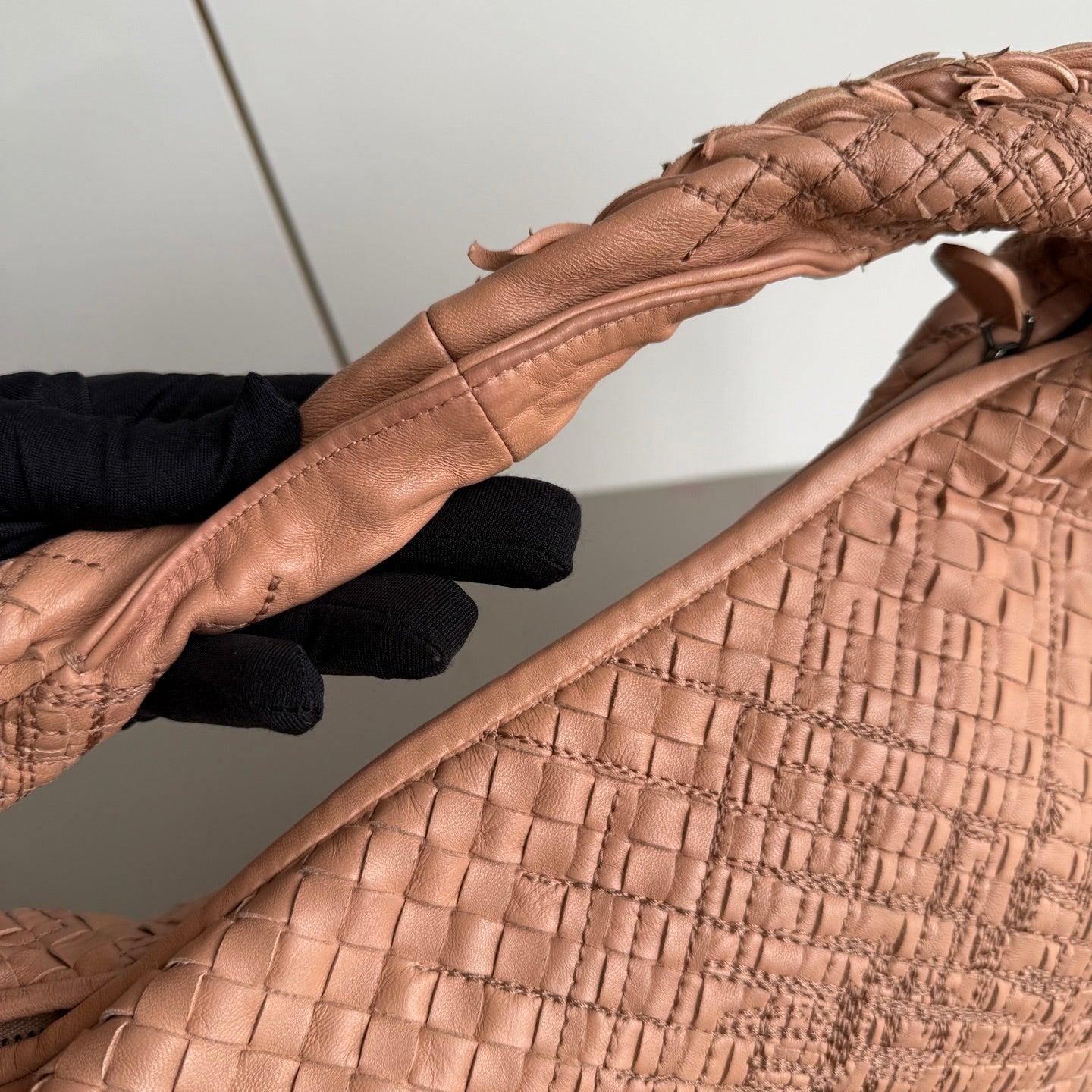 Bottega Veneta Hobo Beige Almond édition spéciale cuir 40 cm en vente 7